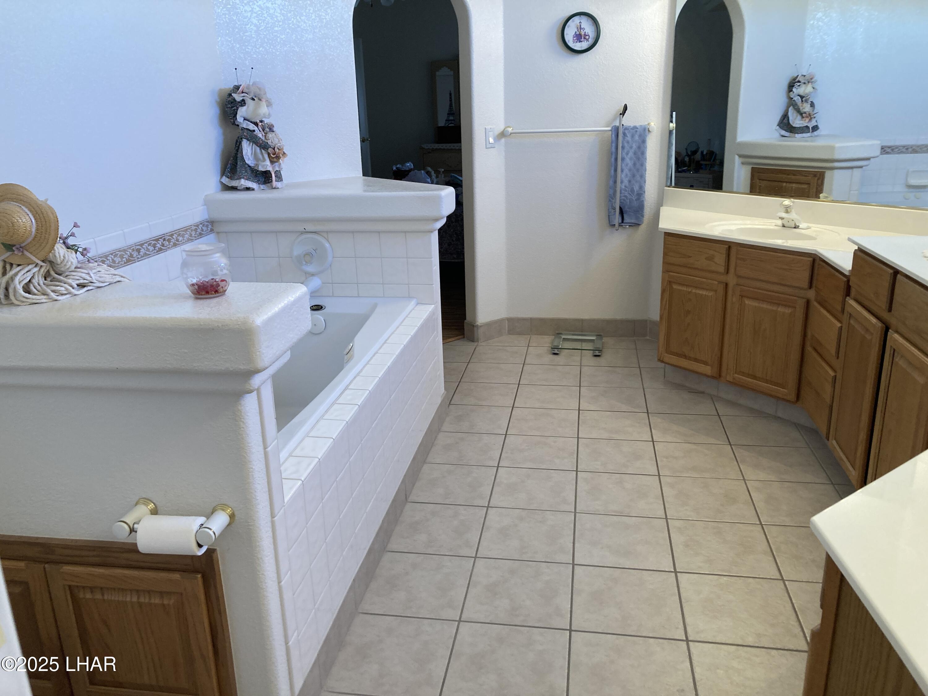 Lake Havasu City, Arizona, 86404, United States, 3 Bedrooms Bedrooms, ,3 BathroomsBathrooms,Residential,For Sale,1949772