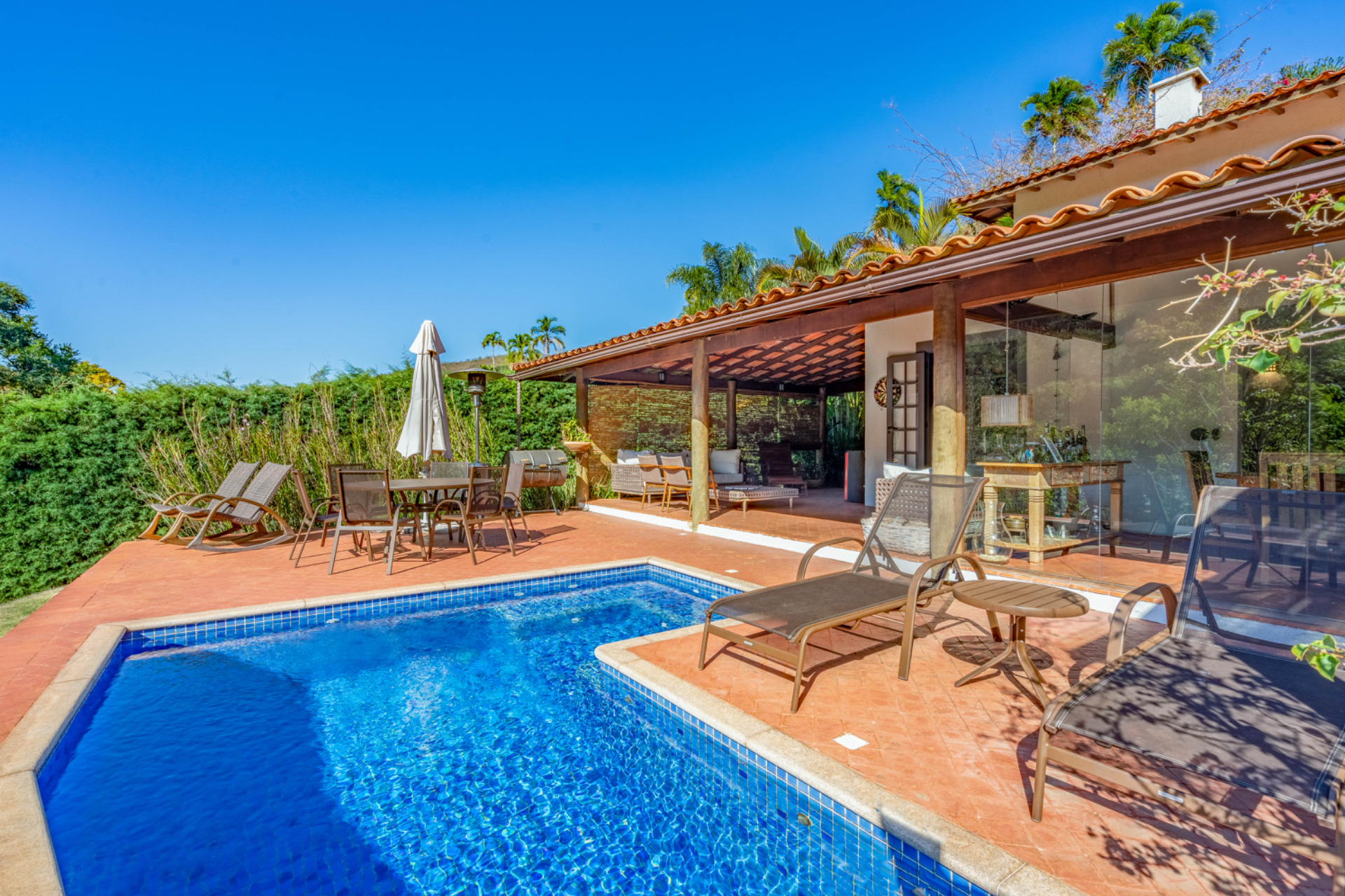  Colonial-style residence with leisure area in a sought-after condominium - 物件實景