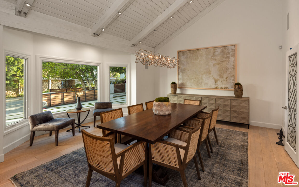 Los Angeles, California, 90049, United States, 5 Bedrooms Bedrooms, ,4 BathroomsBathrooms,Residential,For Sale,1889913