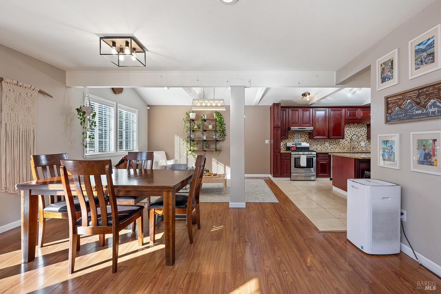 Santa Rosa, California, 95403, United States, 3 Bedrooms Bedrooms, ,3 BathroomsBathrooms,Residential,For Sale,1982192