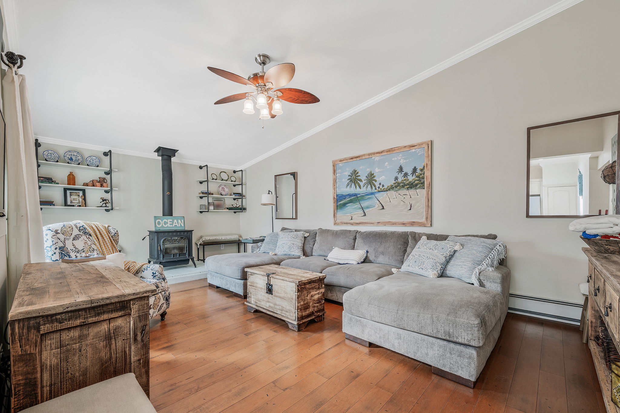 Babylon, New York, 11702, United States, 4 Bedrooms Bedrooms, ,2 BathroomsBathrooms,Residential,For Sale,1905620