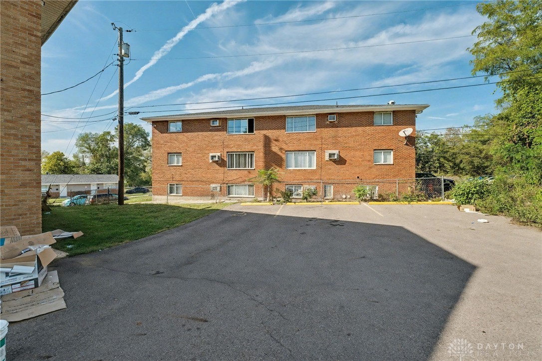 Dayton, Ohio, 45403, United States, 12 Bedrooms Bedrooms, ,6 BathroomsBathrooms,Residential,For Sale,1991543