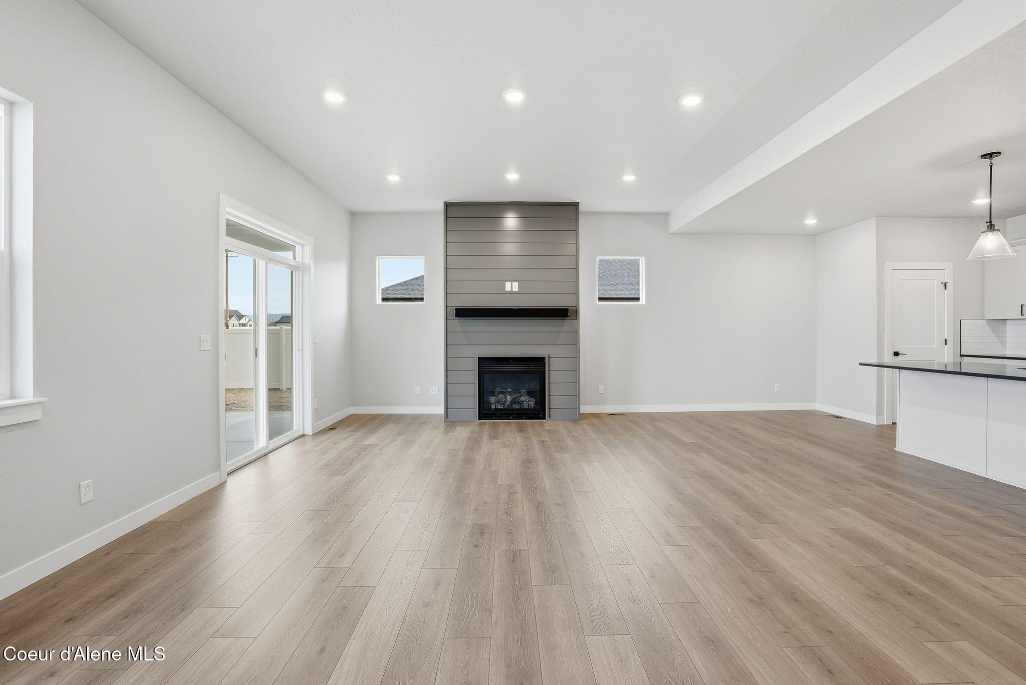 Coeur d'Alene, Idaho, 83815, United States, 4 Bedrooms Bedrooms, ,3 BathroomsBathrooms,Residential,For Sale,2015993