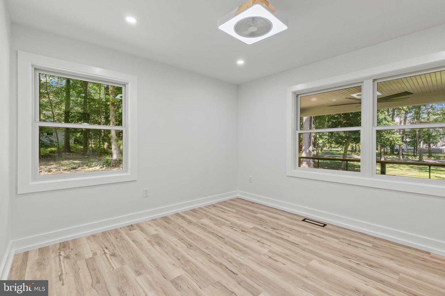 Annapolis, Maryland, 21401, United States, 5 Bedrooms Bedrooms, ,4 BathroomsBathrooms,Residential,For Sale,1942108