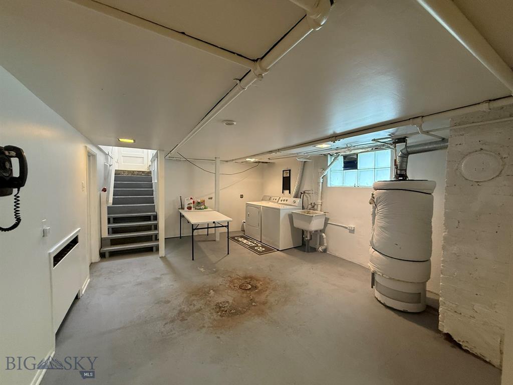 Butte, Montana, 59701, United States, 5 Bedrooms Bedrooms, ,3 BathroomsBathrooms,Residential,For Sale,1981249