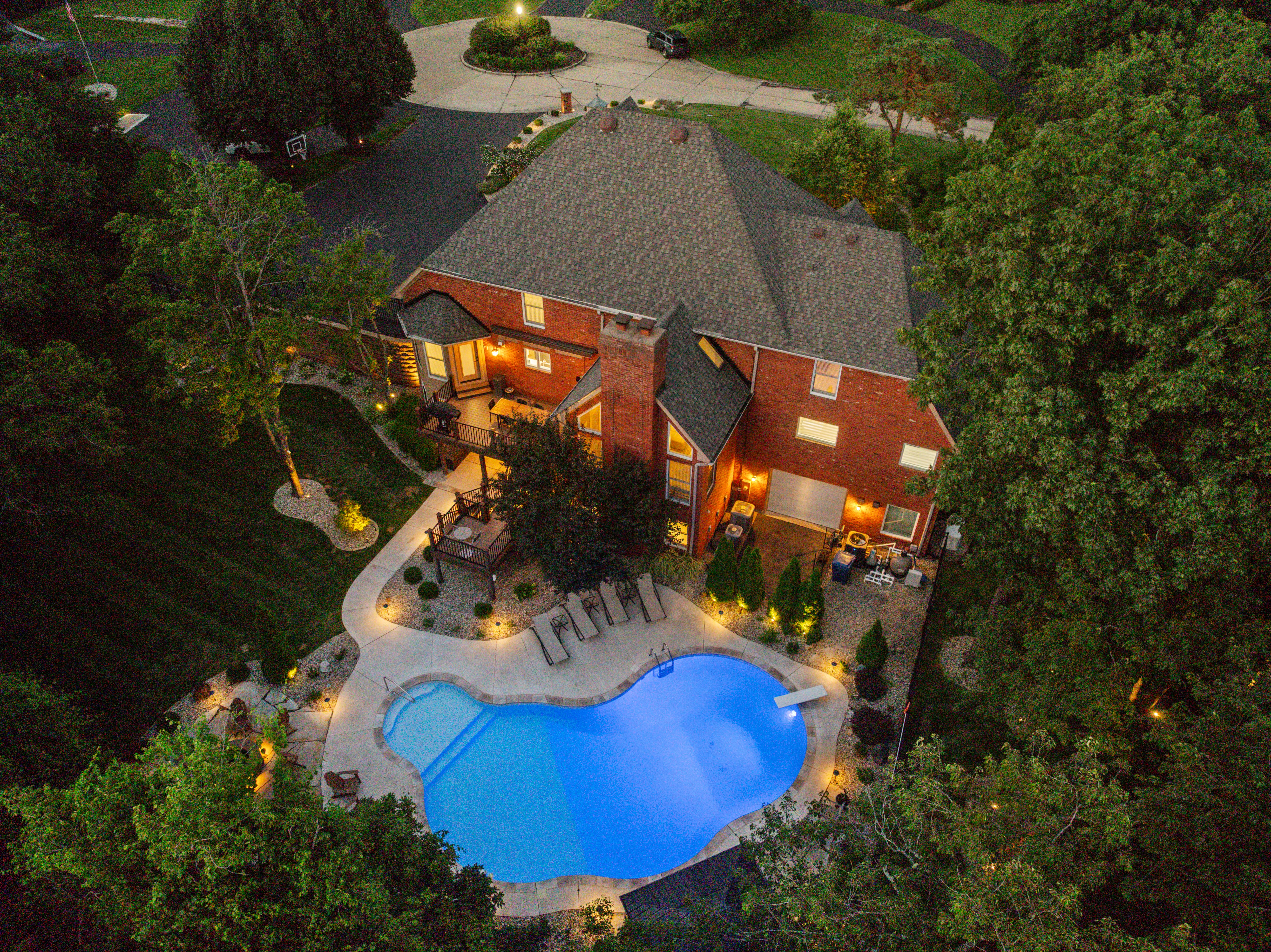 Exquisitely Renovated Home in the heart of Town & Country - 物件實景