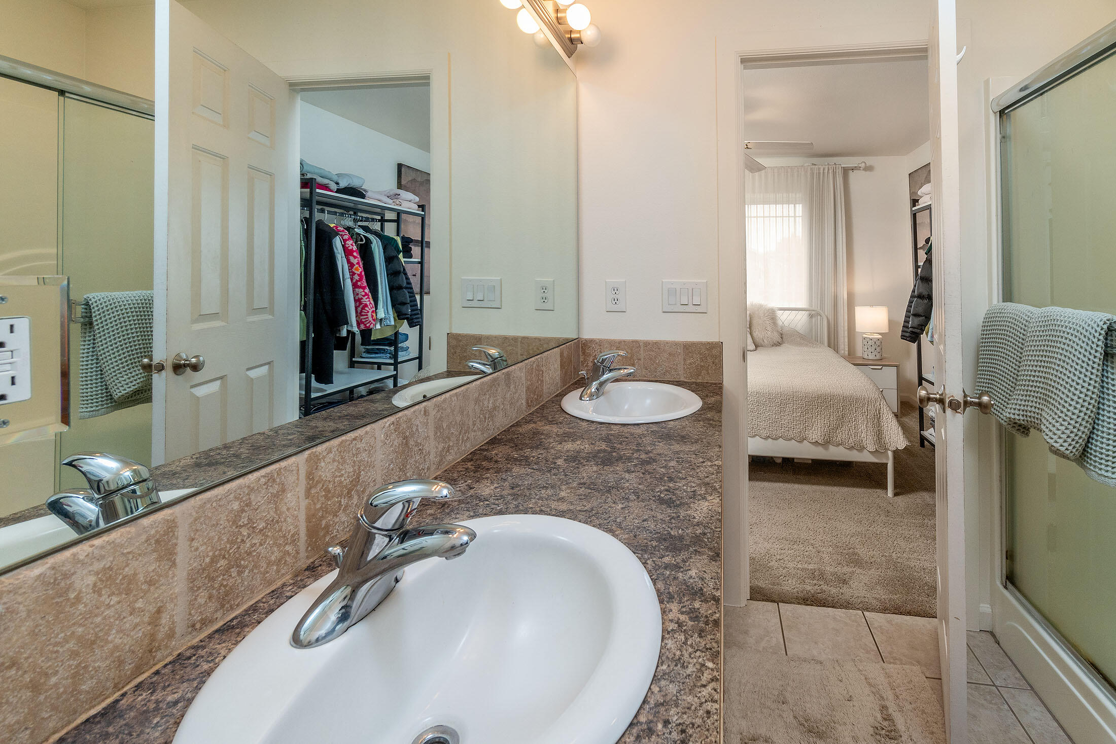 Bend, Oregon, 97701, United States, 3 Bedrooms Bedrooms, ,3 BathroomsBathrooms,Residential,For Sale,1991752