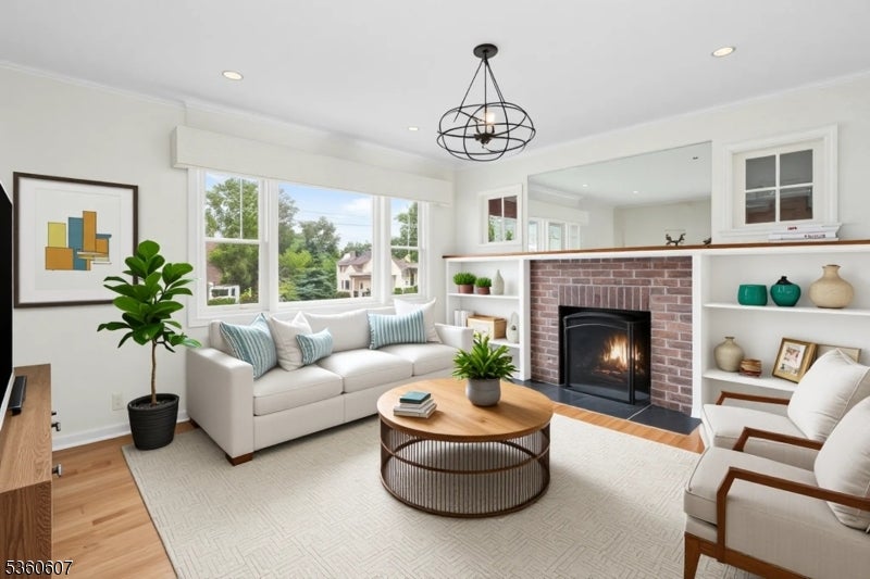 Garwood Boro, New Jersey, 07027, United States, 5 Bedrooms Bedrooms, ,4 BathroomsBathrooms,Residential,For Sale,1835599