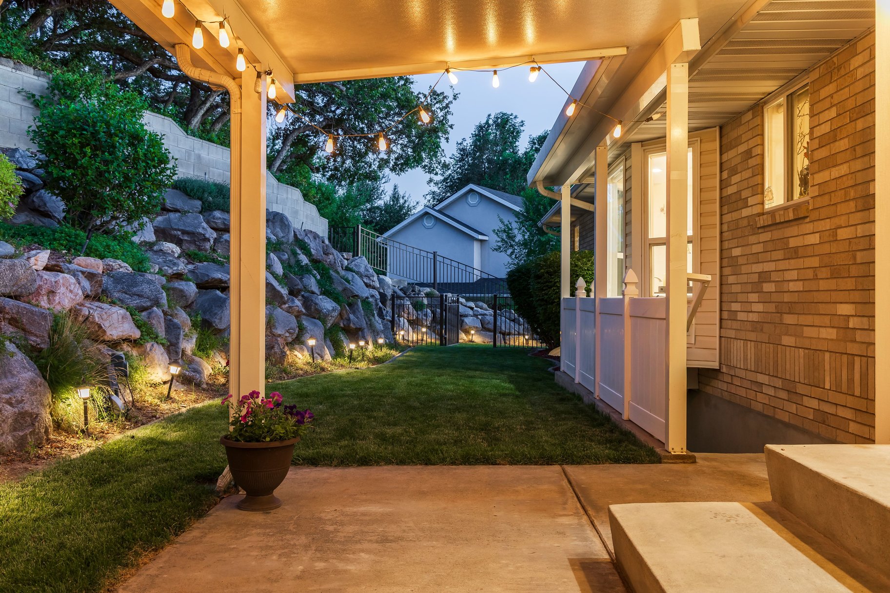  Farmington Rambler on Private Half-Acre with Incredible Views - 物件實景