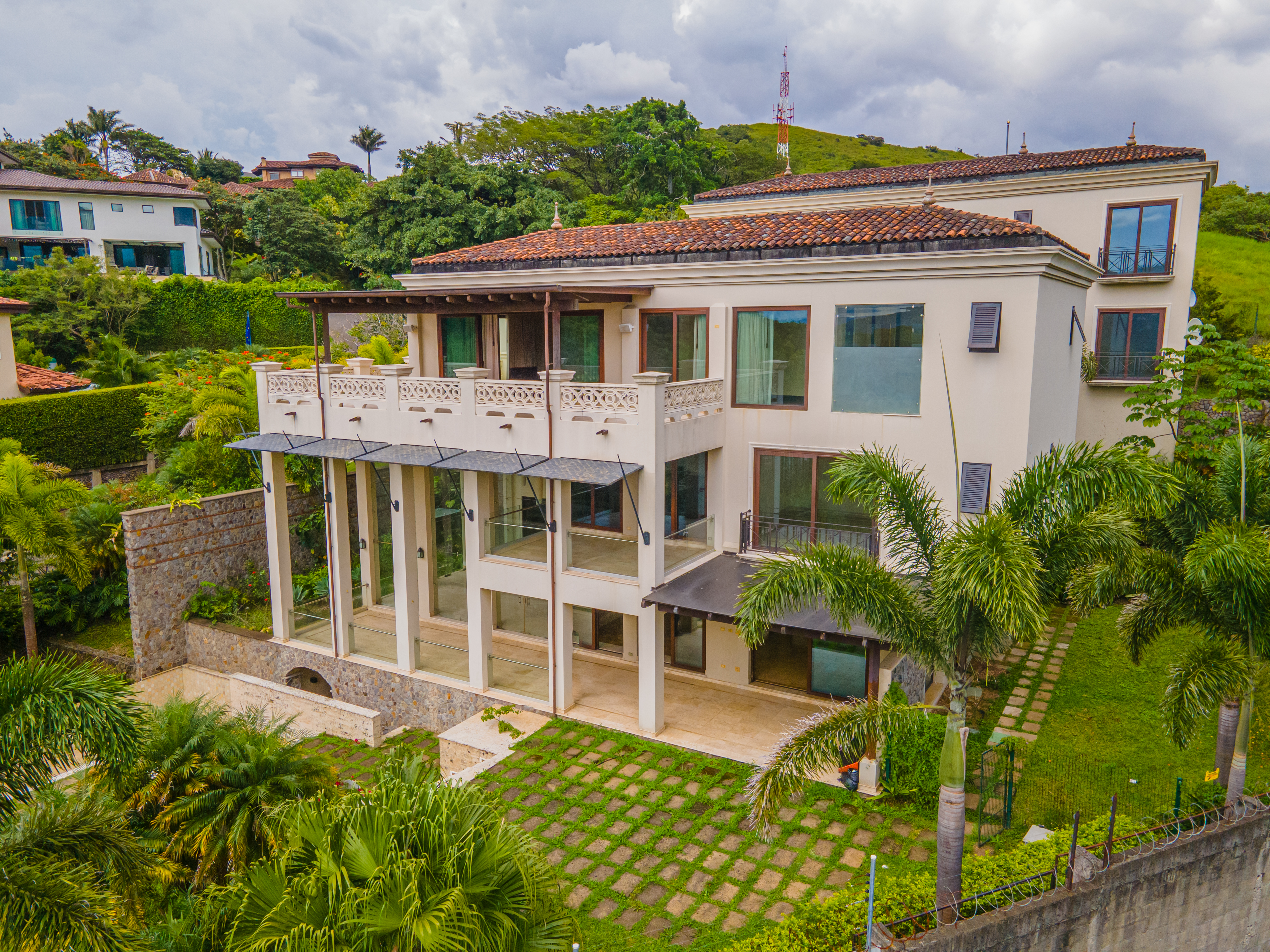 Villa Real, Pozos, Costa Rica, Pozos, San Jose, CR, 10 Bedrooms Bedrooms, ,10 BathroomsBathrooms,Residential,For Sale,Villa Real, Pozos, Costa Rica,1619802