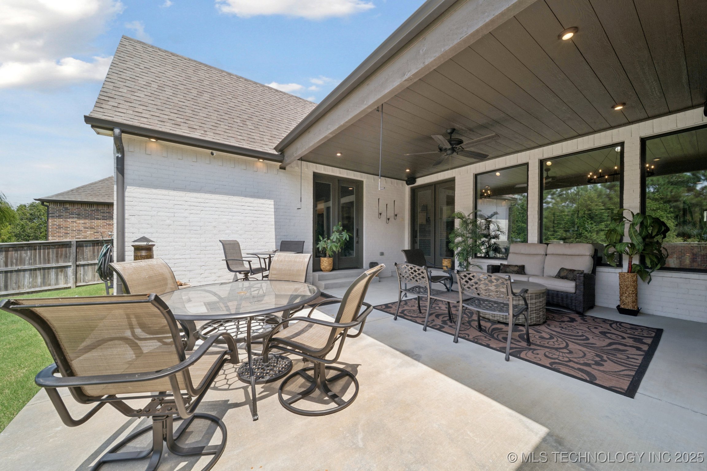 Jenks, Oklahoma, 74037, United States, 4 Bedrooms Bedrooms, ,5 BathroomsBathrooms,Residential,For Sale,1932069