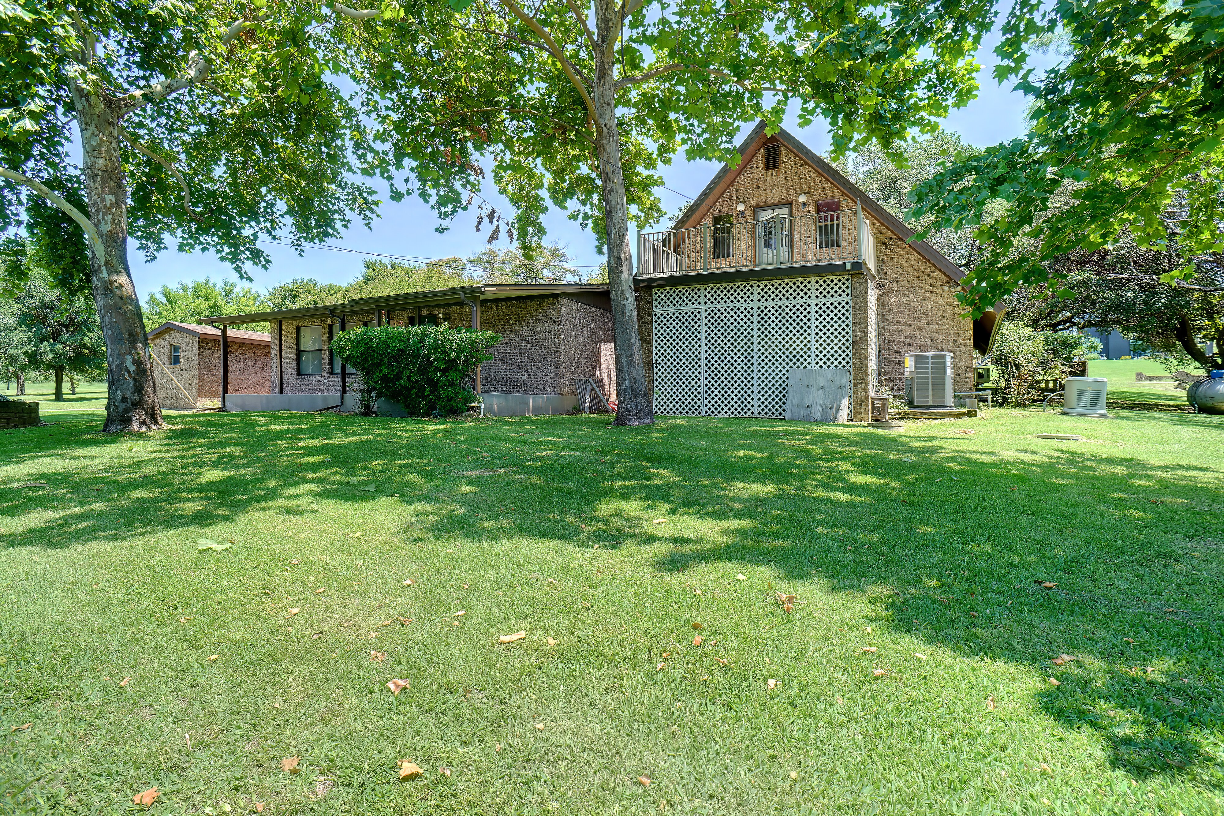 Bridgeport, Texas, 76426, United States, 4 Bedrooms Bedrooms, ,3 BathroomsBathrooms,Residential,For Sale,1981082