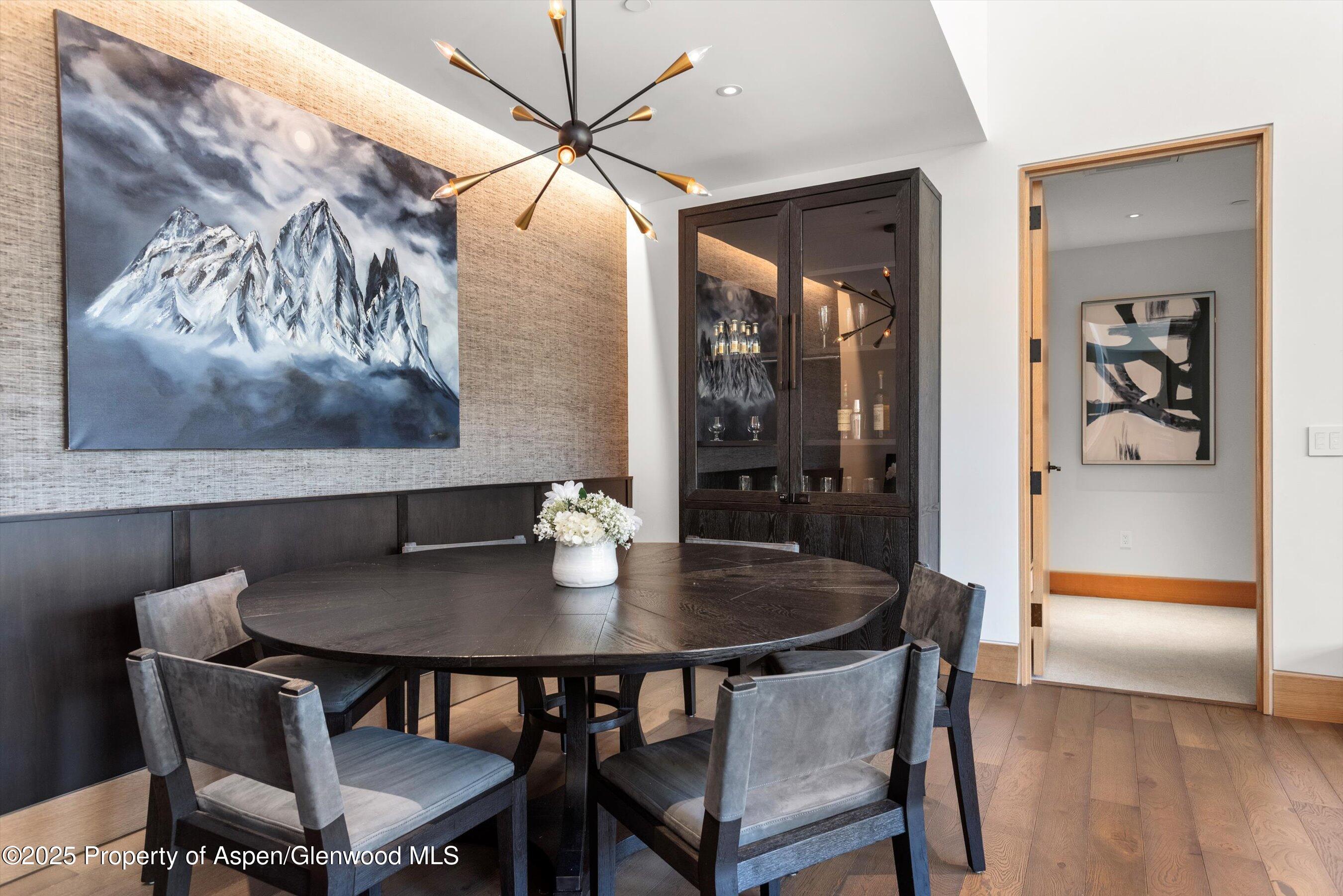 Snowmass Village, Colorado, 81615, United States, 3 Bedrooms Bedrooms, ,3 BathroomsBathrooms,Residential,For Sale,1997105