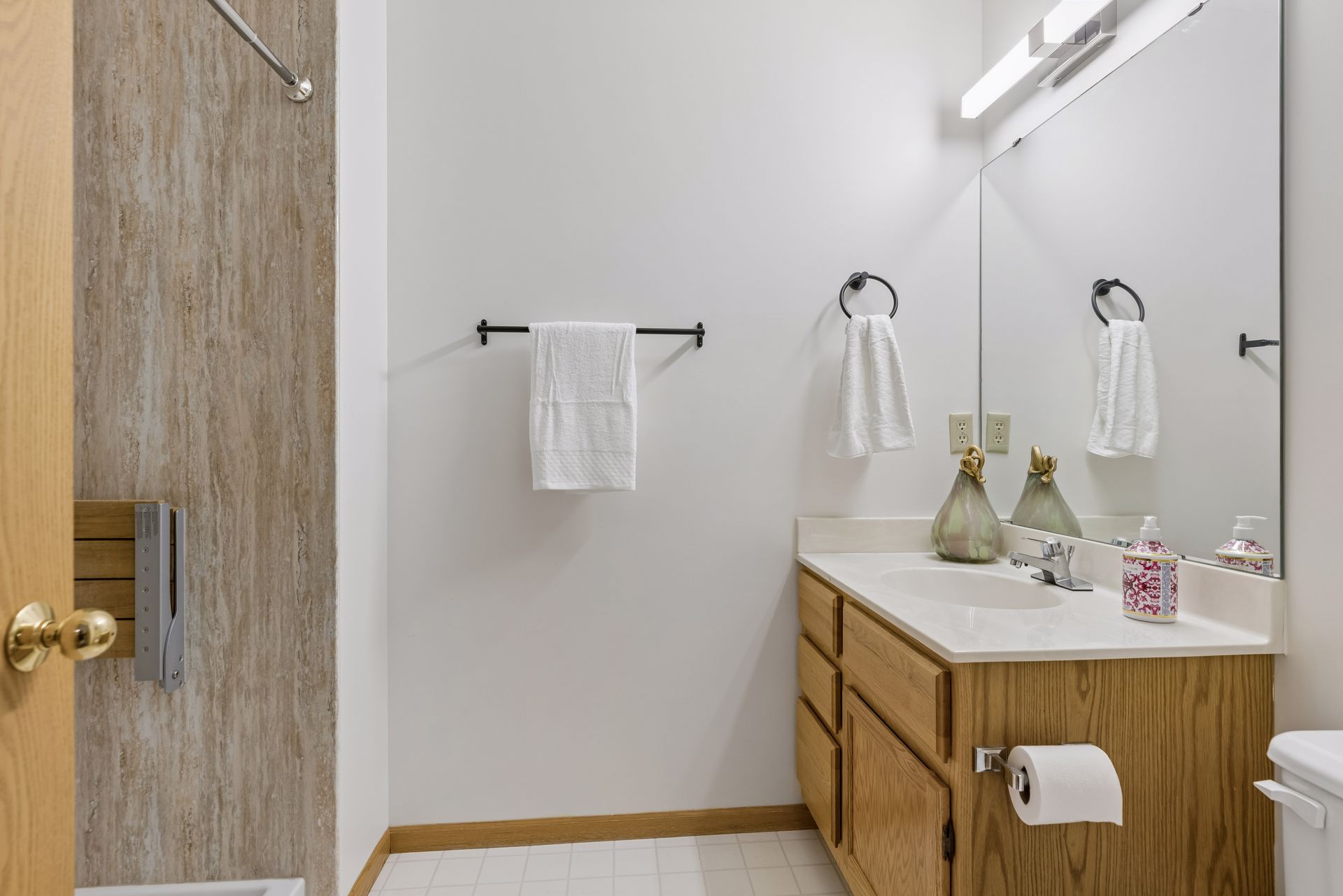  Effortless Townhome Living Near Parks and Dining - 物件實景