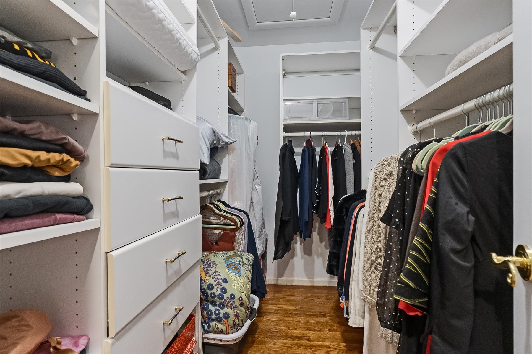  Luxury Townhome Offers Sophisticated Living and Privacy - 物件實景