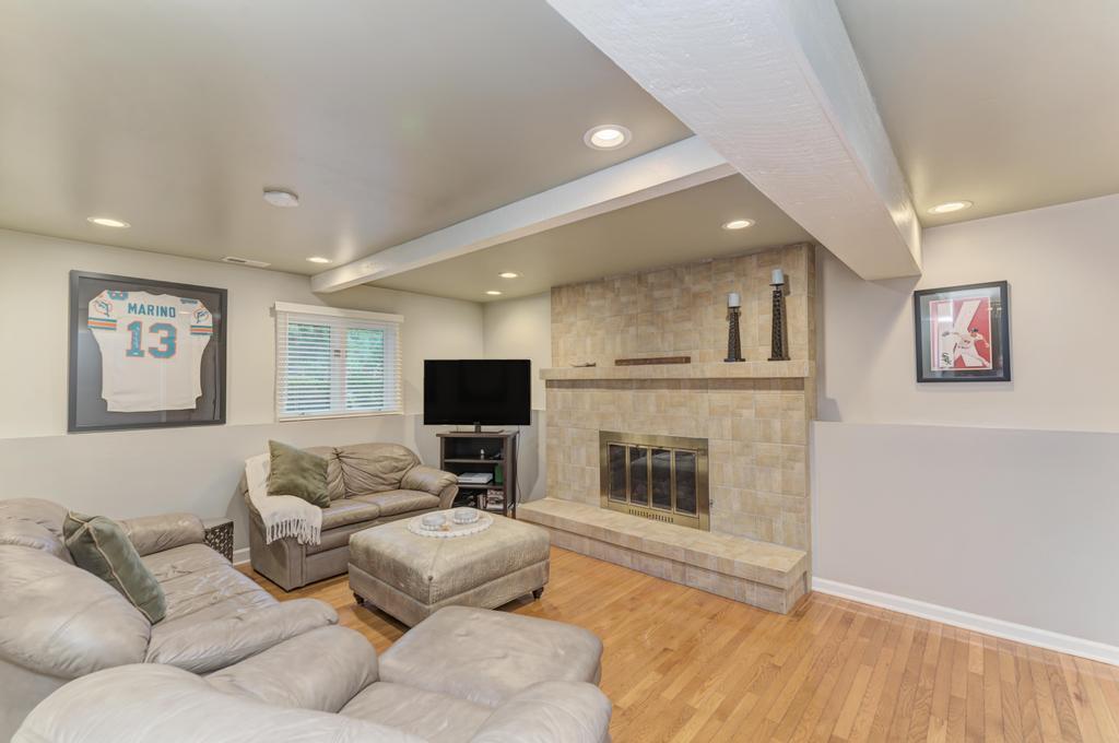 Wood Dale, Illinois, 60191, United States, 4 Bedrooms Bedrooms, ,3 BathroomsBathrooms,Residential,For Sale,1944958