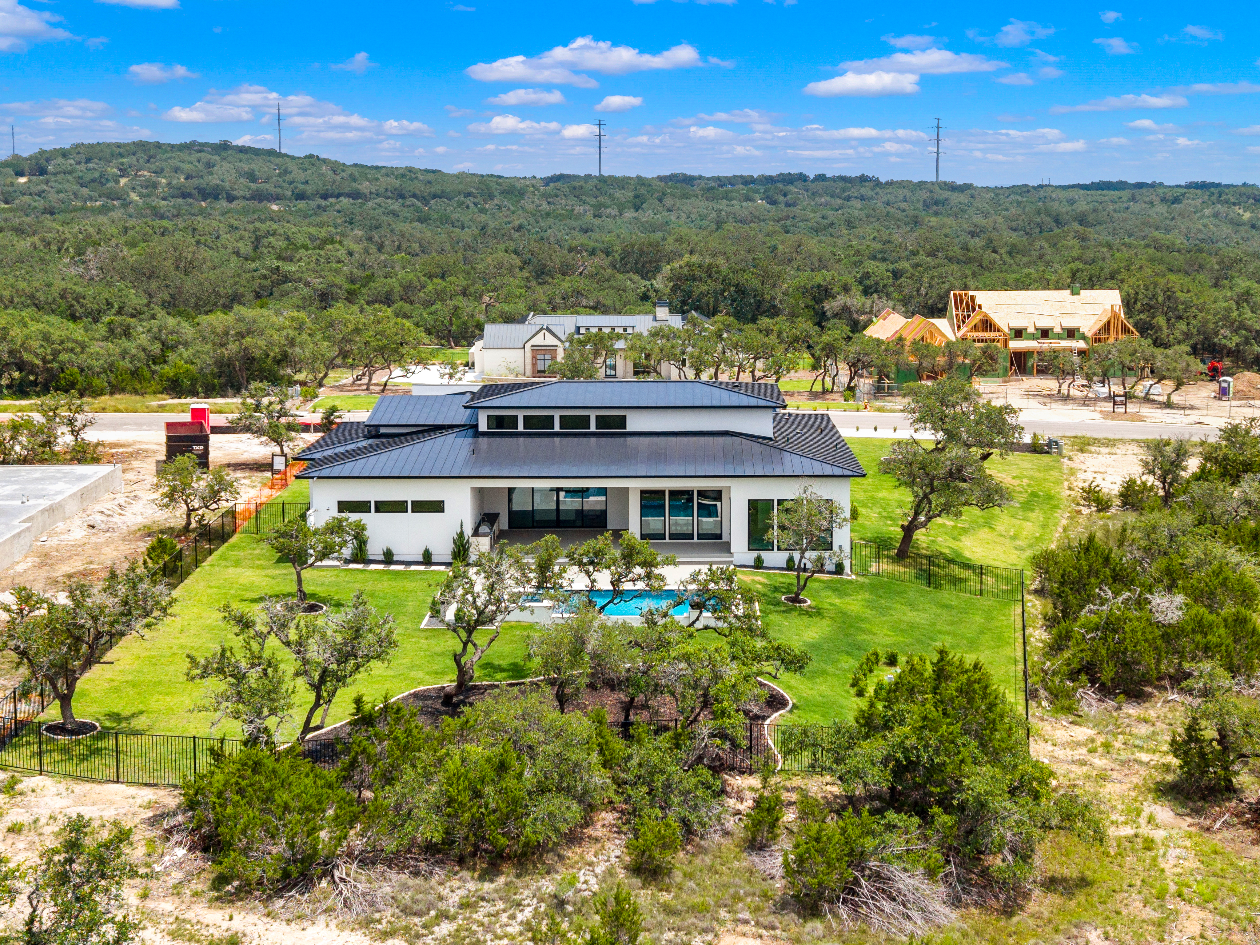  Modern Luxury on 1 Acre - 物件實景