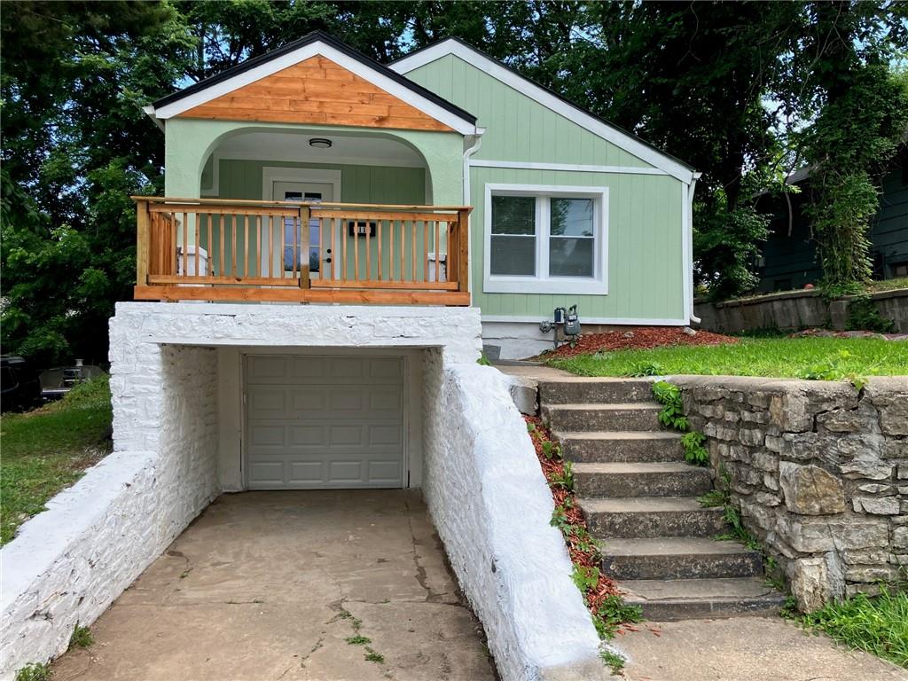 Waverly Ave, Kansas City, KS 66104