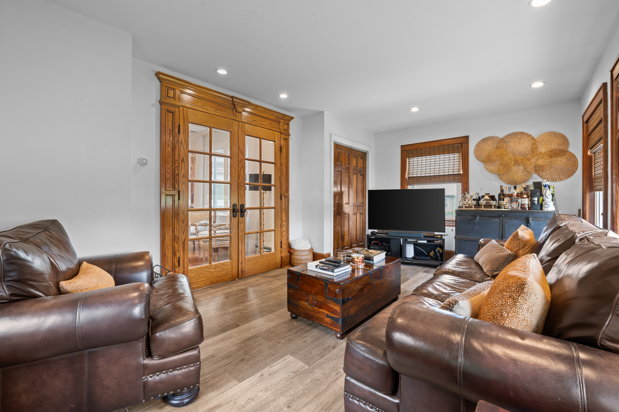 Oceanside, New York, 11572, United States, 3 Bedrooms Bedrooms, ,2 BathroomsBathrooms,Residential,For Sale,1928252
