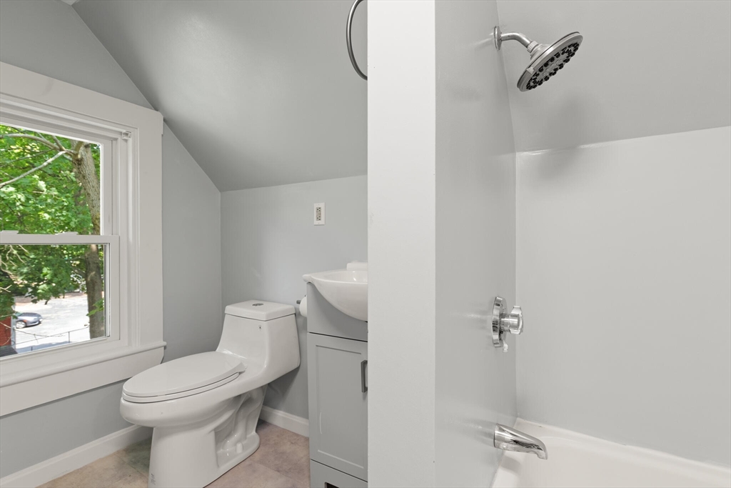 Quincy, Massachusetts, 02169, United States, 3 Bedrooms Bedrooms, ,2 BathroomsBathrooms,Residential,For Sale,1943561