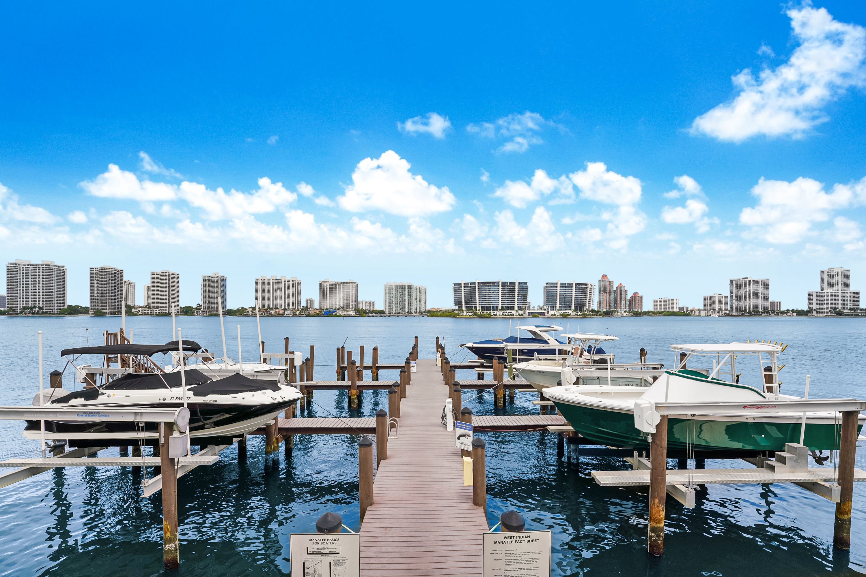  18000 N Bay Rd, Sunny Isles Beach, FL, 33160 - 物件實景