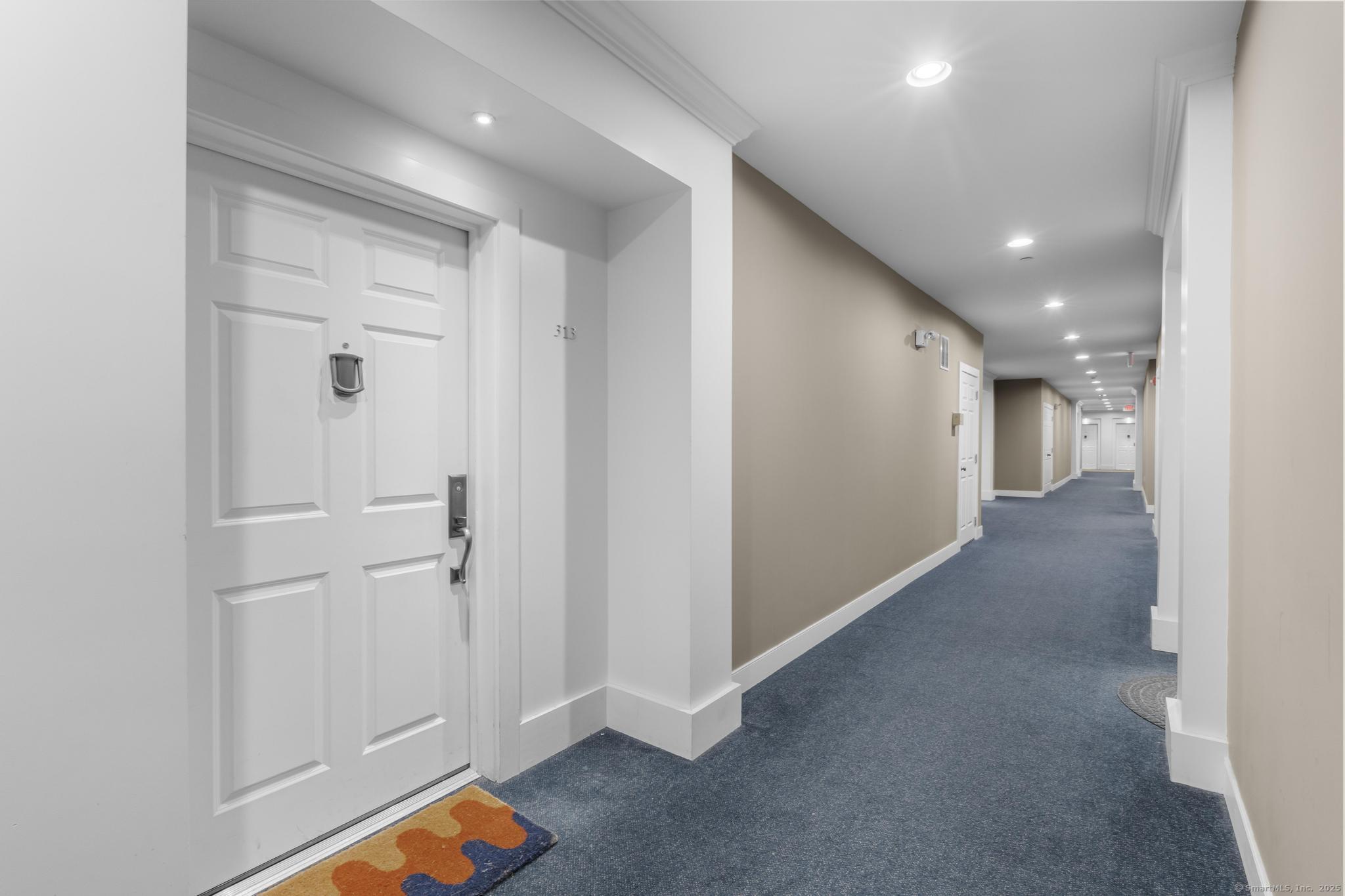 Stamford, Connecticut, 06902, United States, 2 Bedrooms Bedrooms, ,2 BathroomsBathrooms,Residential,For Sale,1917913