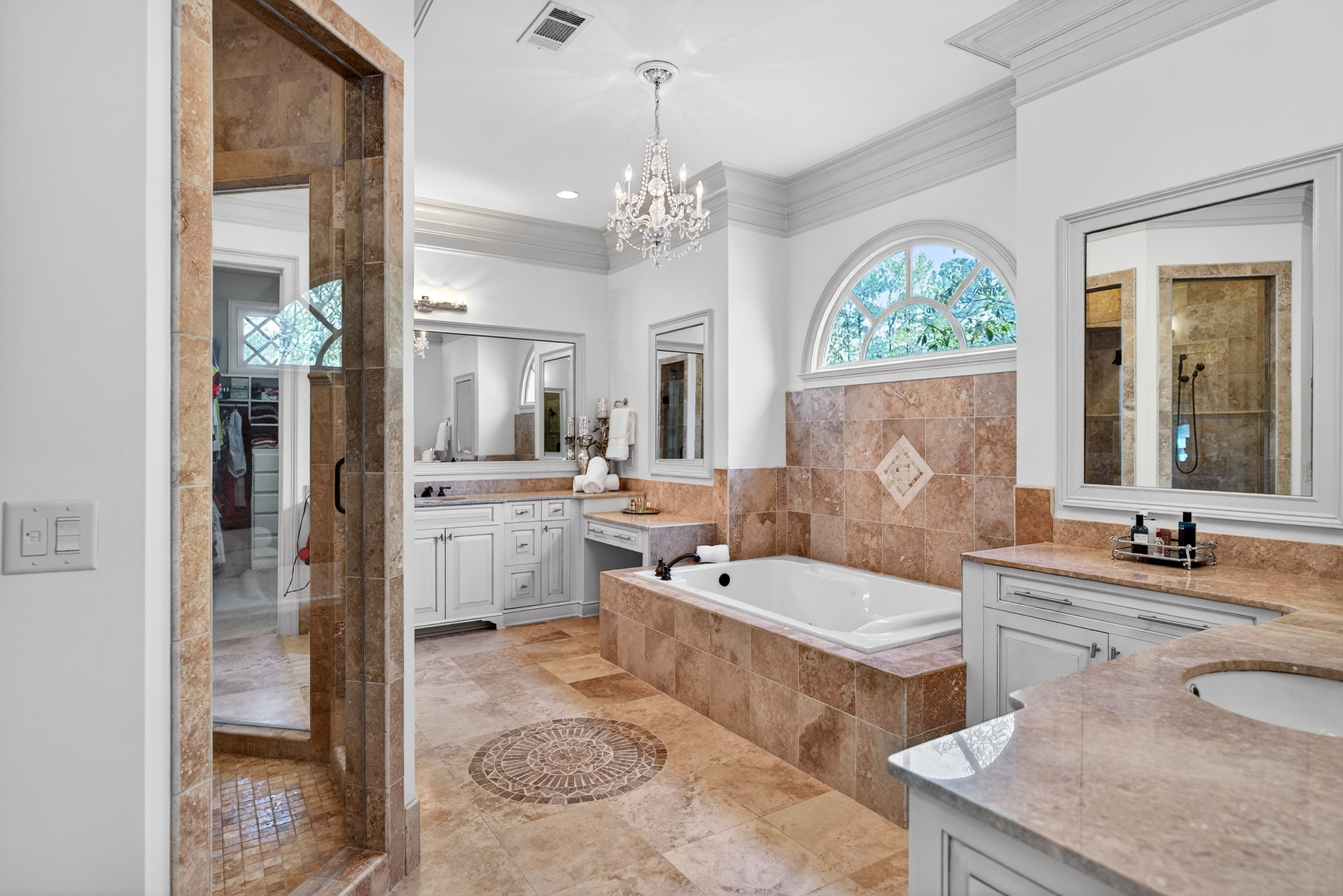  Luxury French Estate with Sweeping Golf Course Views - 物件實景