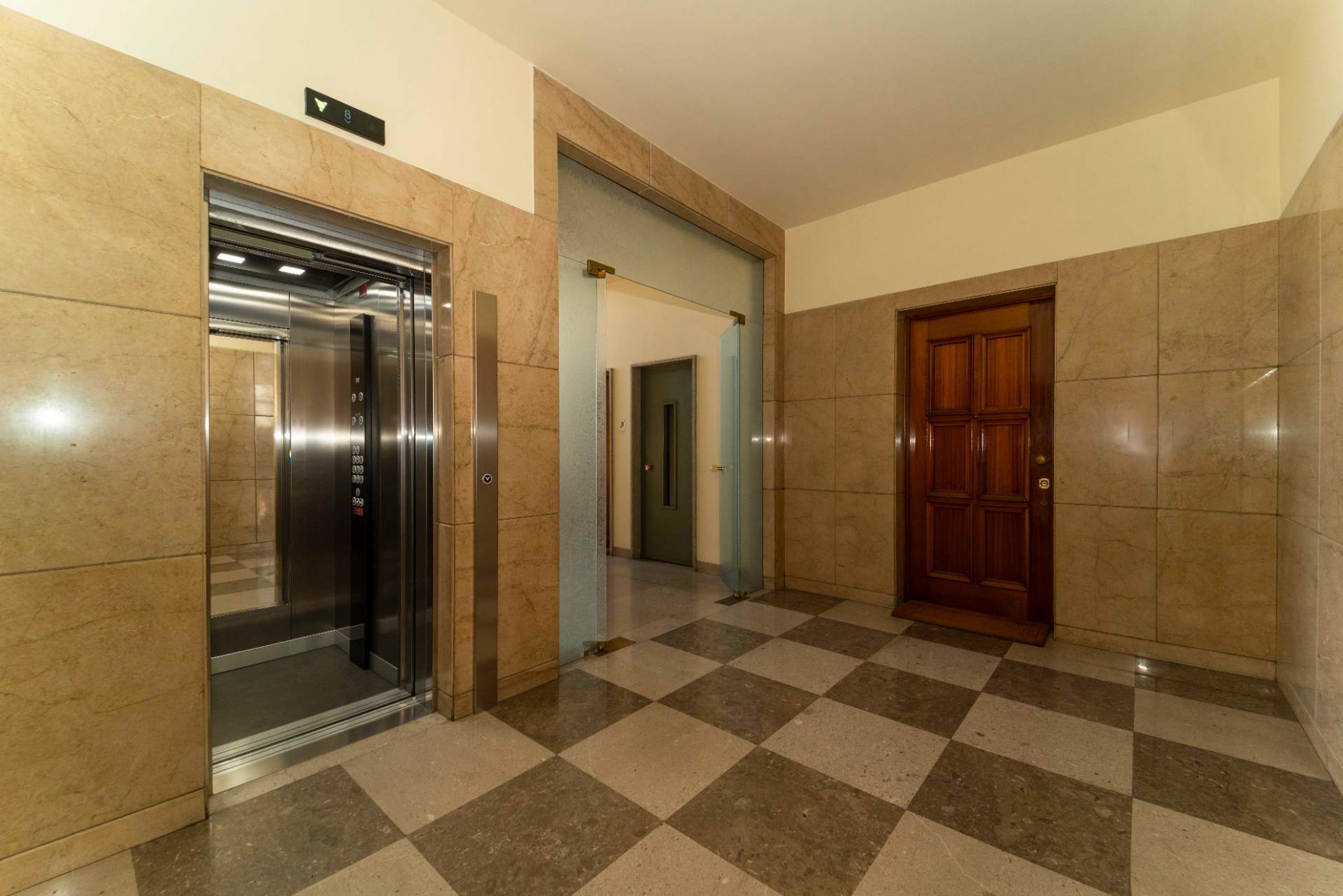 Torino, Torino, 10100, IT, 4 Bedrooms Bedrooms, ,3 BathroomsBathrooms,Residential,For Sale,1989083