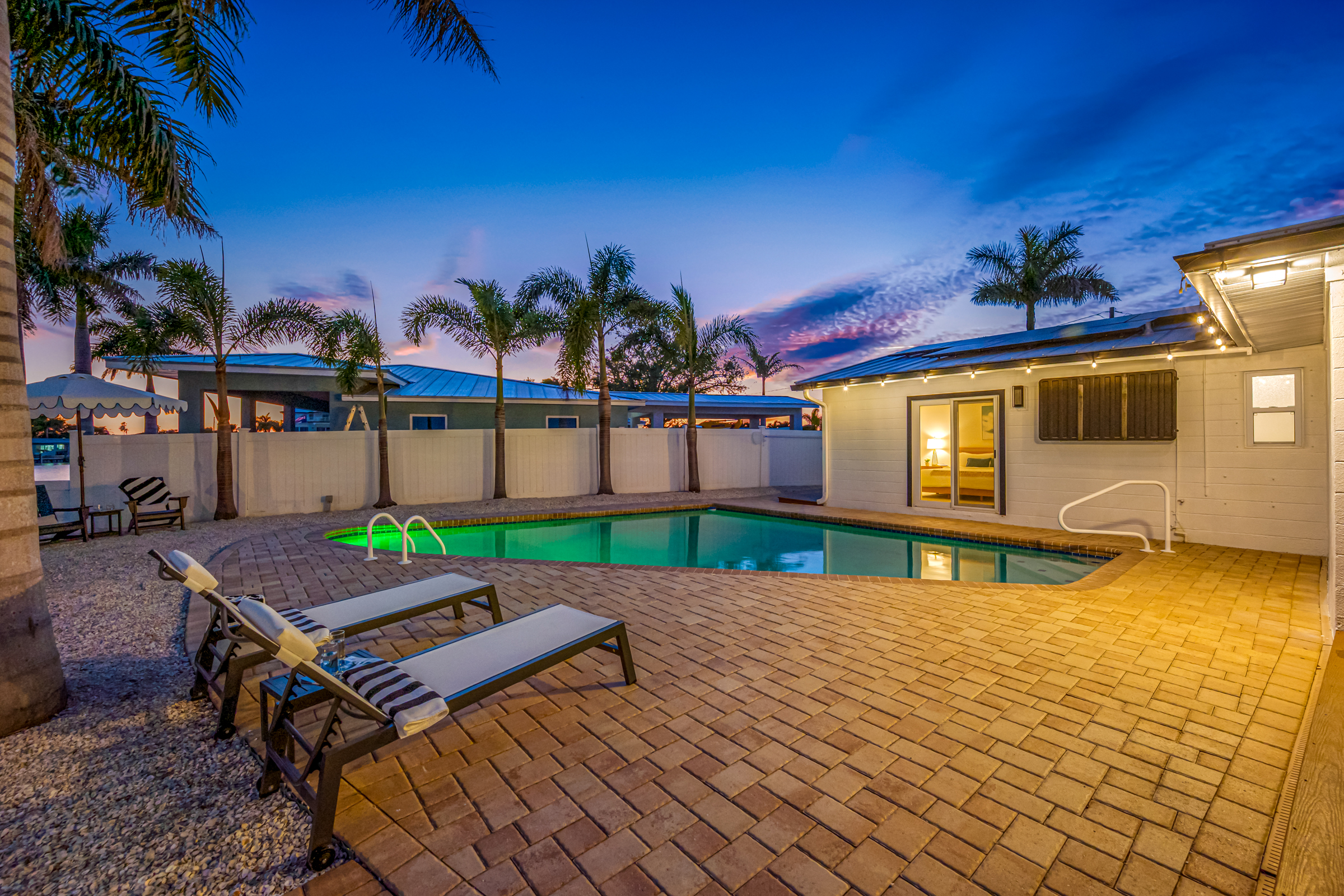 St Petersburg, Florida, 33707, United States, 3 Bedrooms Bedrooms, ,2 BathroomsBathrooms,Residential,For Sale,2034838