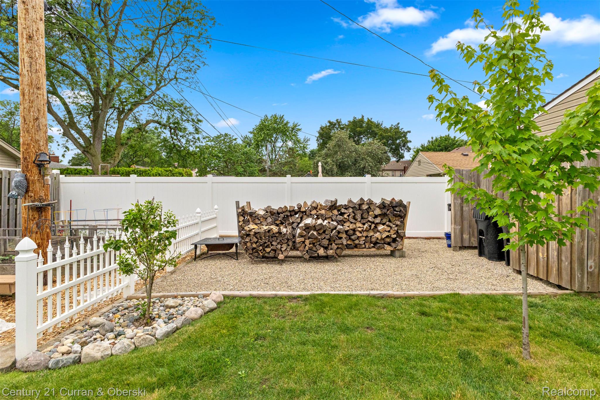 Allen Park, Michigan, 48101, United States, 4 Bedrooms Bedrooms, ,4 BathroomsBathrooms,Residential,For Sale,1982178