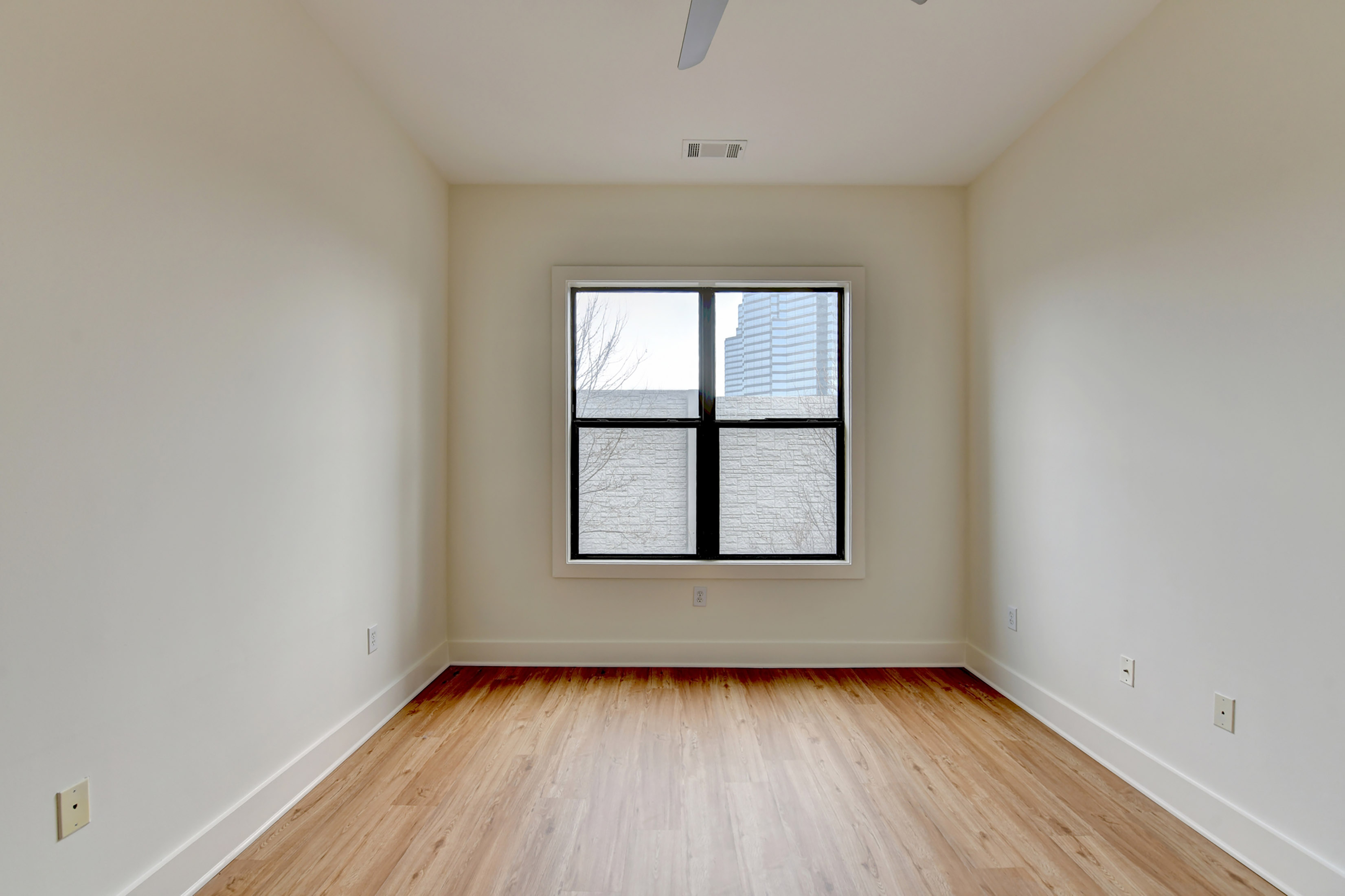  Move-In Ready Condo at the Park Place Towers - 物件實景