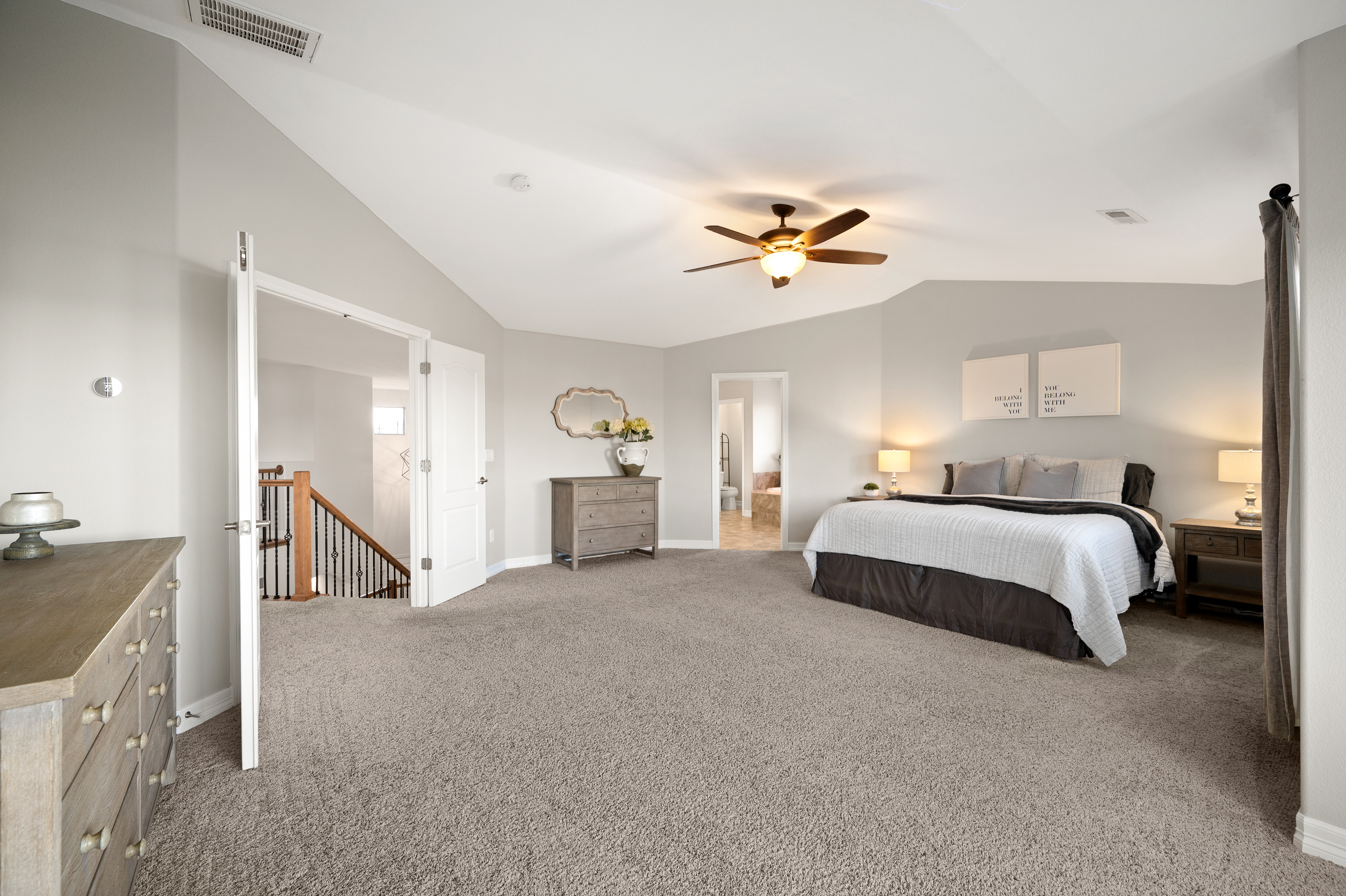  Red Hawk Ridge Fairway Home with Massive Island Kitchen & Walk-Out Golf Entertai - 物件實景
