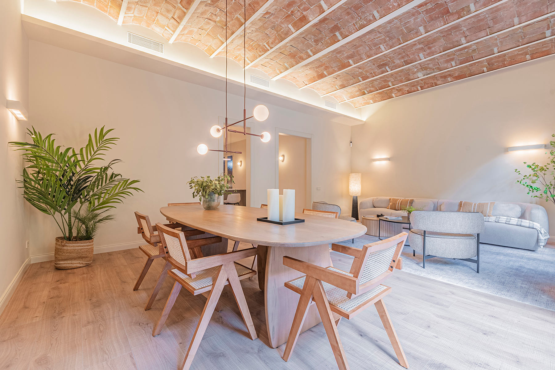  Renovated flat in historic building - L