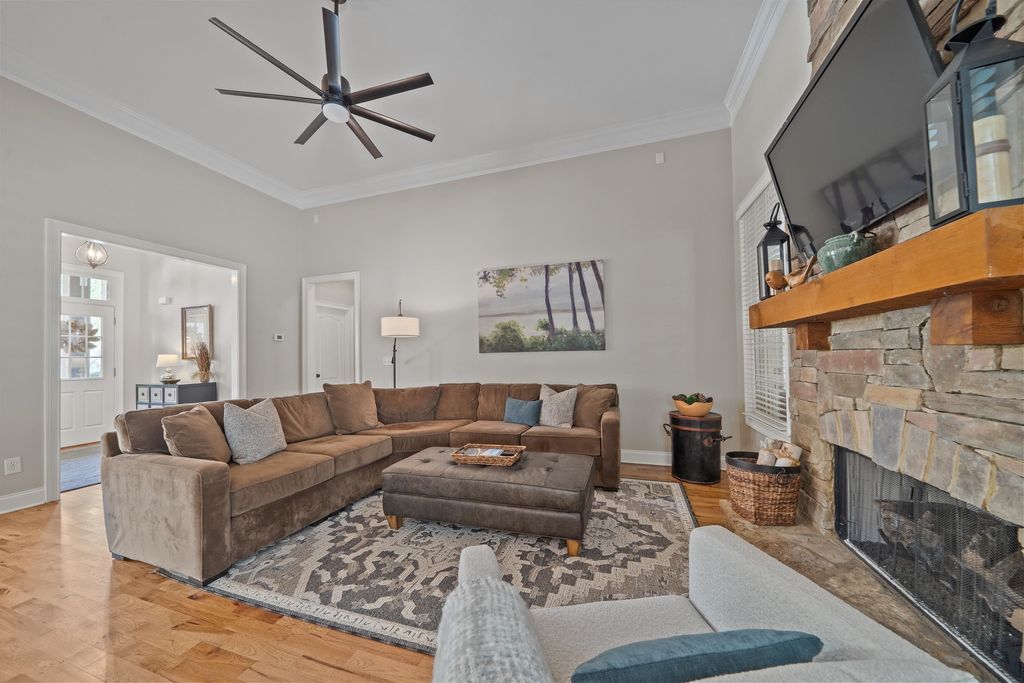 Eatonton, Georgia, 31024, United States, 3 Bedrooms Bedrooms, ,4 BathroomsBathrooms,Residential,For Sale,1885439