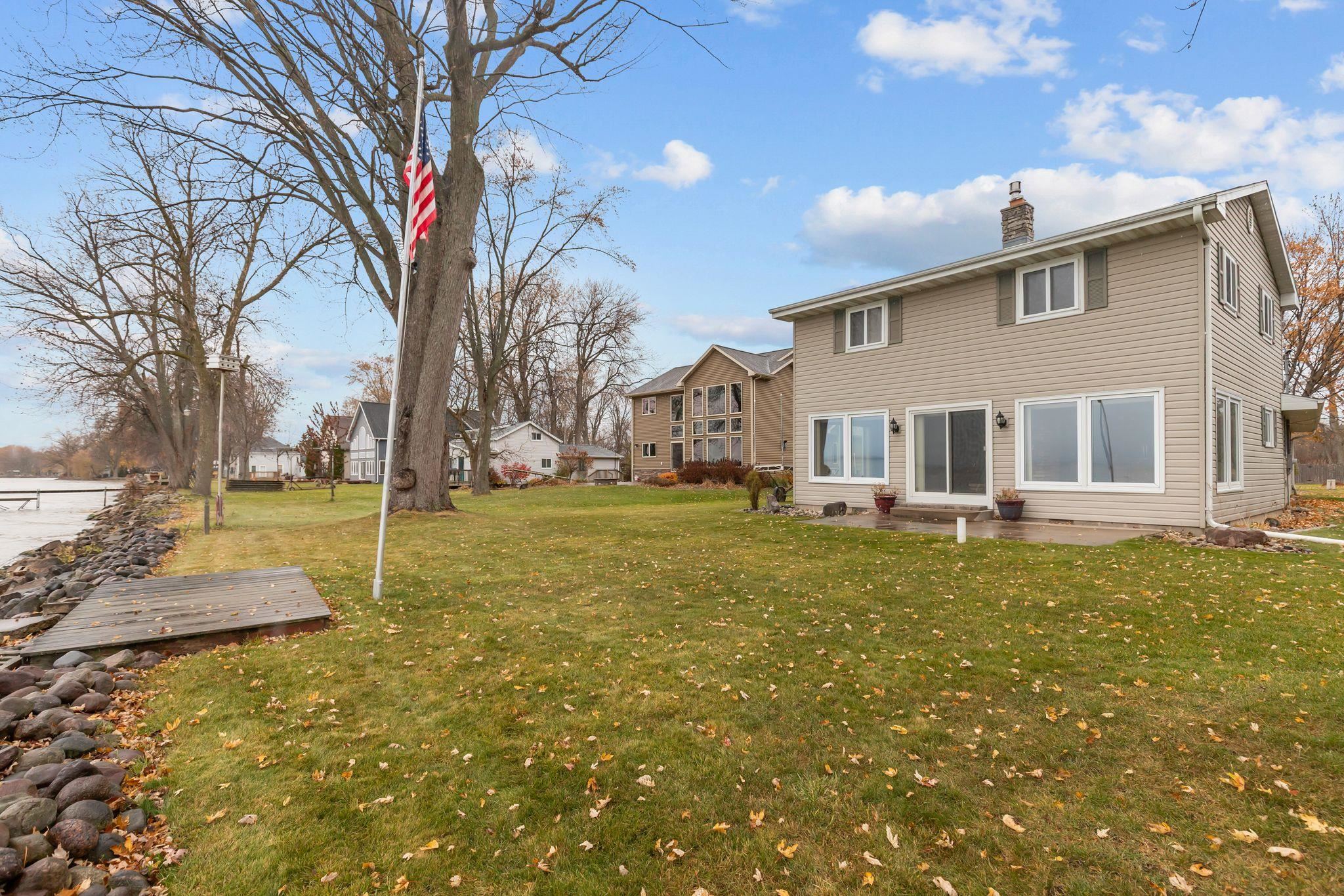 MENASHA, Wisconsin, 54942, United States, 4 Bedrooms Bedrooms, ,2 BathroomsBathrooms,Residential,For Sale,1996983