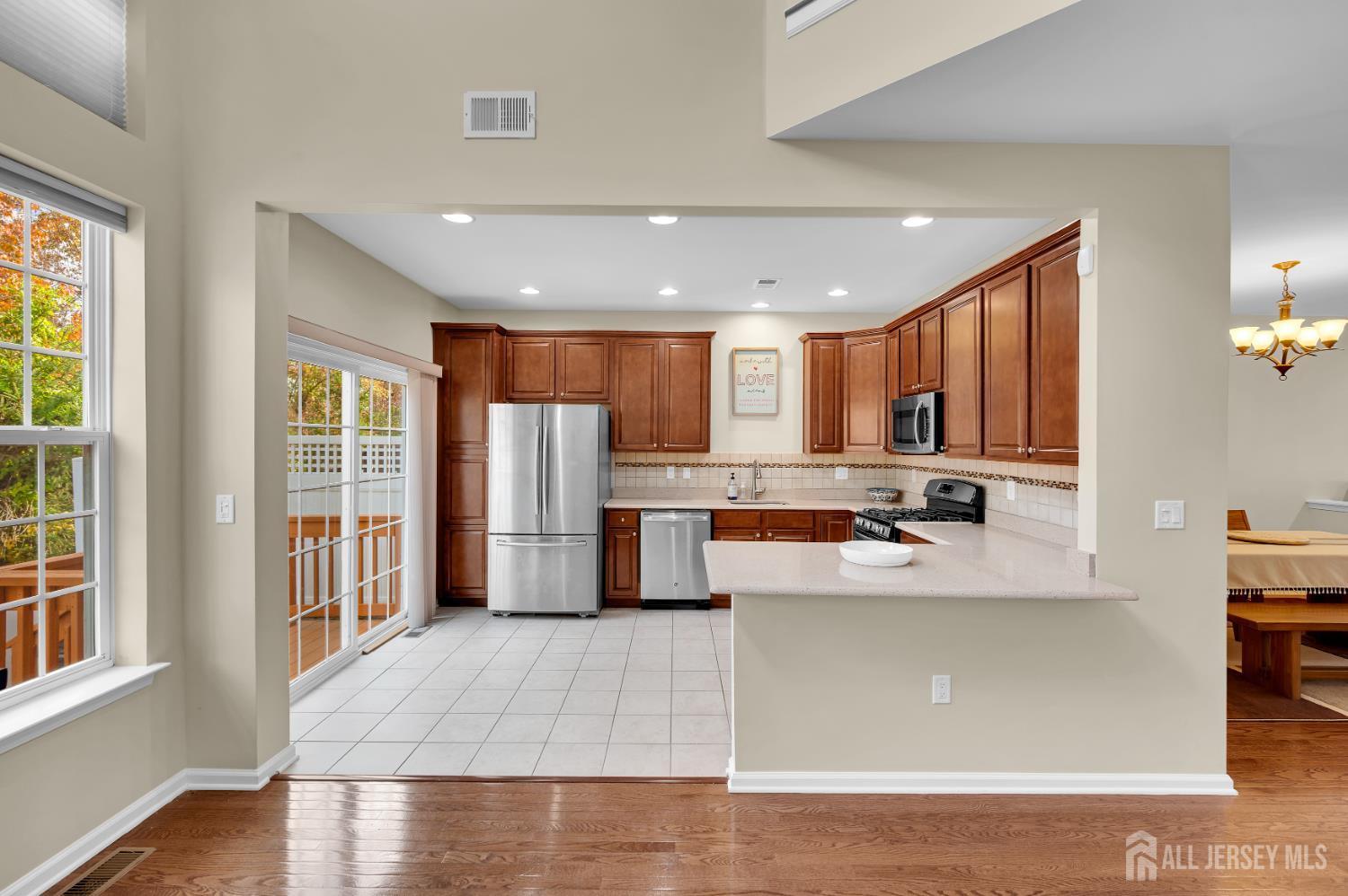 North Brunswick, New Jersey, 08902, United States, 3 Bedrooms Bedrooms, ,4 BathroomsBathrooms,Residential,For Sale,1987808