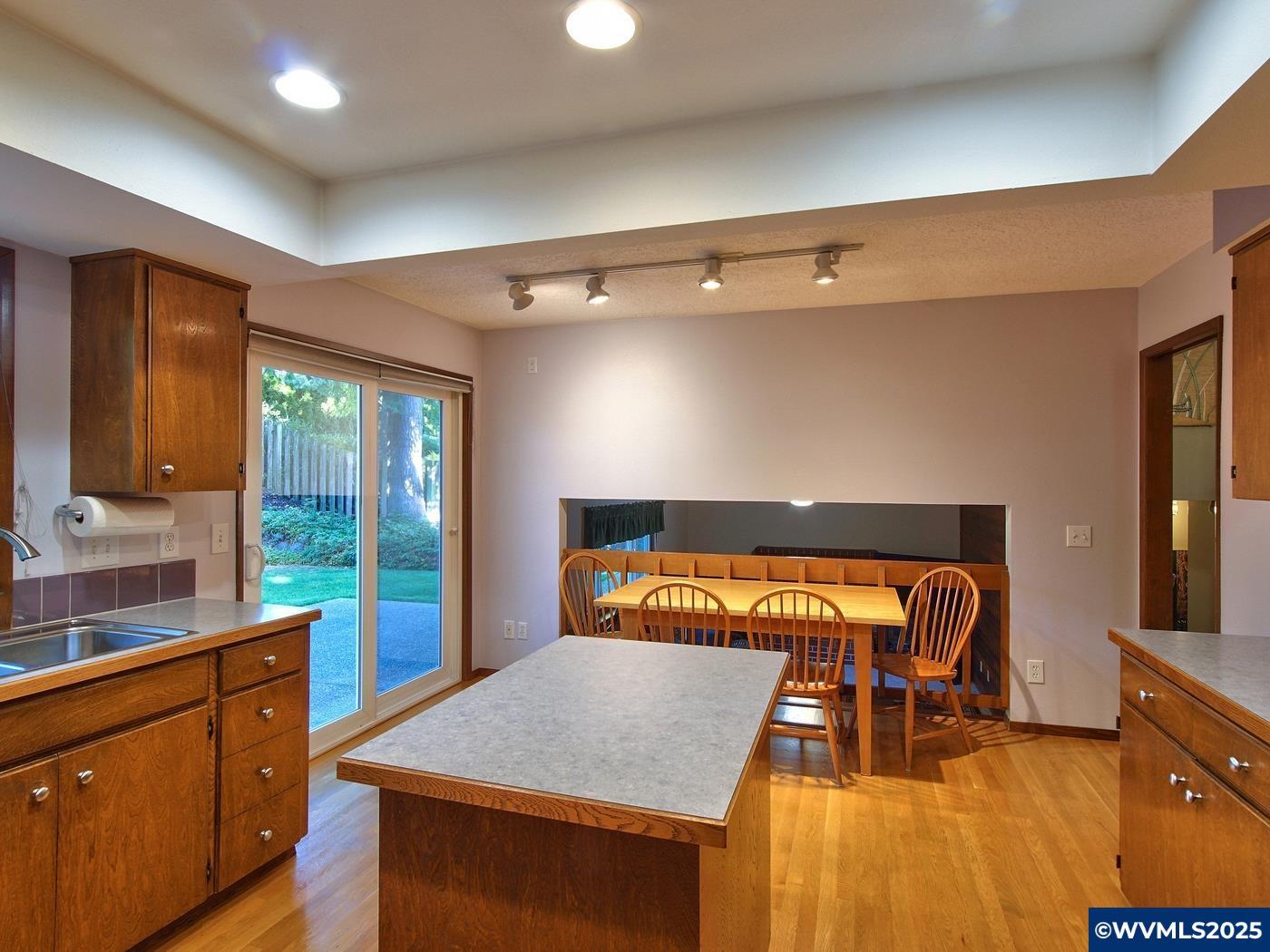 Portland, Oregon, 97229, United States, 4 Bedrooms Bedrooms, ,3 BathroomsBathrooms,Residential,For Sale,1958422