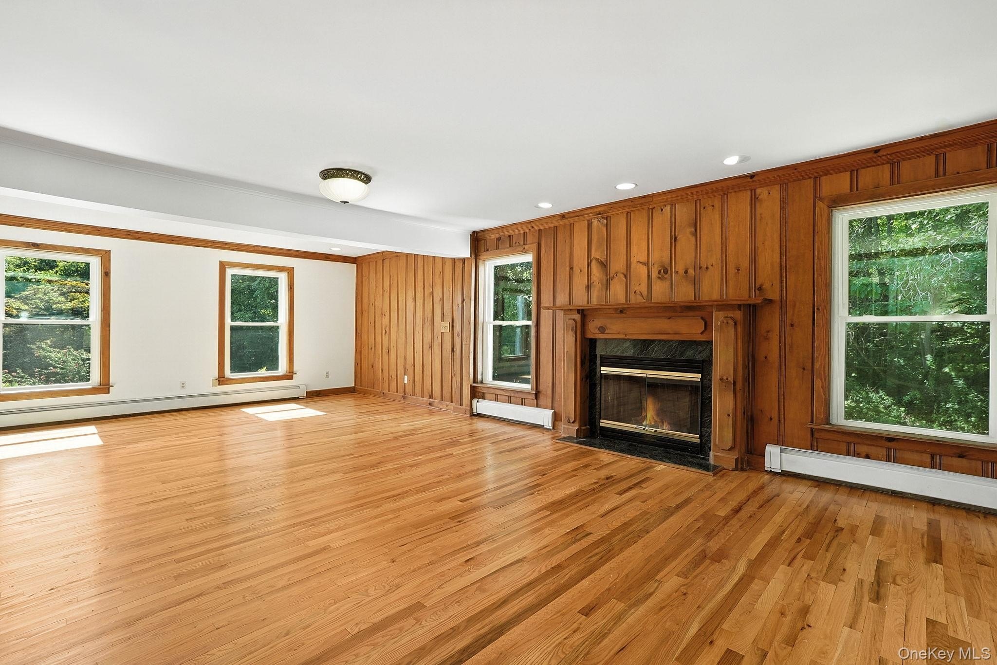 Red Hook, New York, 12571, United States, 5 Bedrooms Bedrooms, ,4 BathroomsBathrooms,Residential,For Sale,1978278