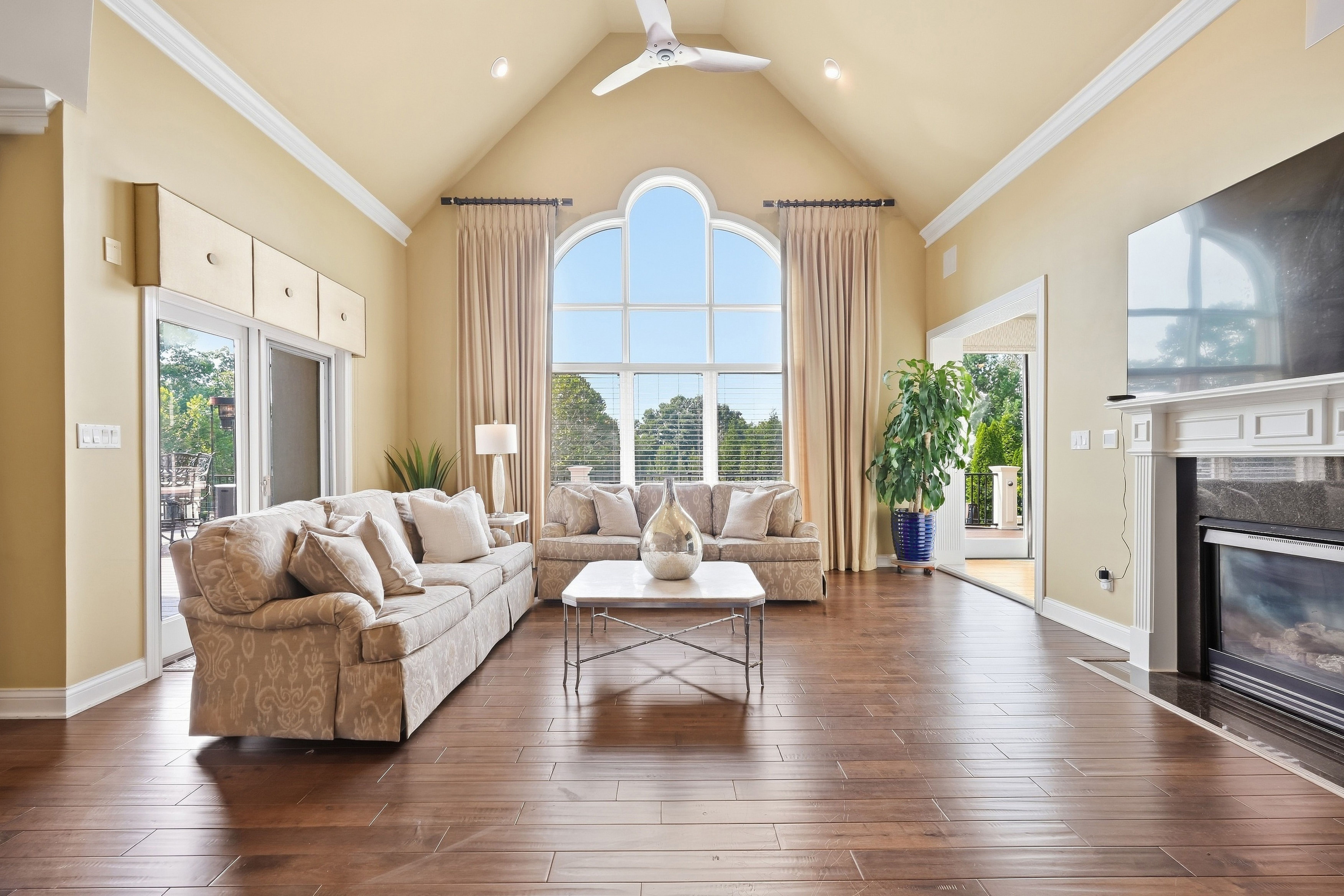  18420 Bridgemore Lane, Louisville, KY 40245 - 物件實景