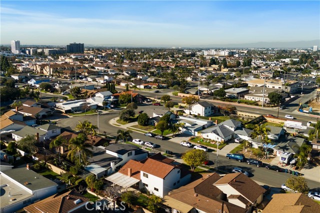 Huntington Beach, California, 92646, United States, 4 Bedrooms Bedrooms, ,3 BathroomsBathrooms,Residential,For Sale,2006159