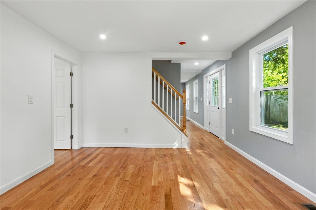 East Bridgewater, Massachusetts, 02333, United States, 3 Bedrooms Bedrooms, ,3 BathroomsBathrooms,Residential,For Sale,1943451
