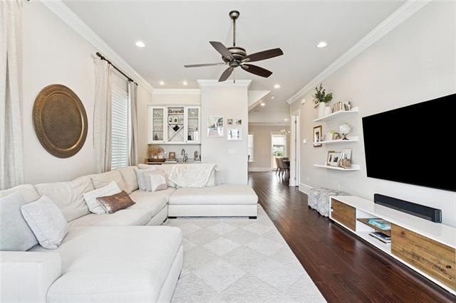 New Orleans, Louisiana, 70119, United States, 3 Bedrooms Bedrooms, ,3 BathroomsBathrooms,Residential,For Sale,2009724