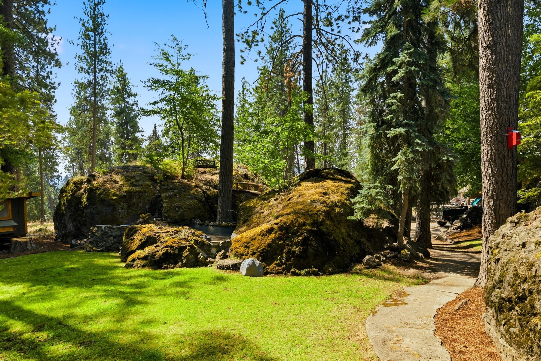  1023 N Crestline Dr - 物件實景