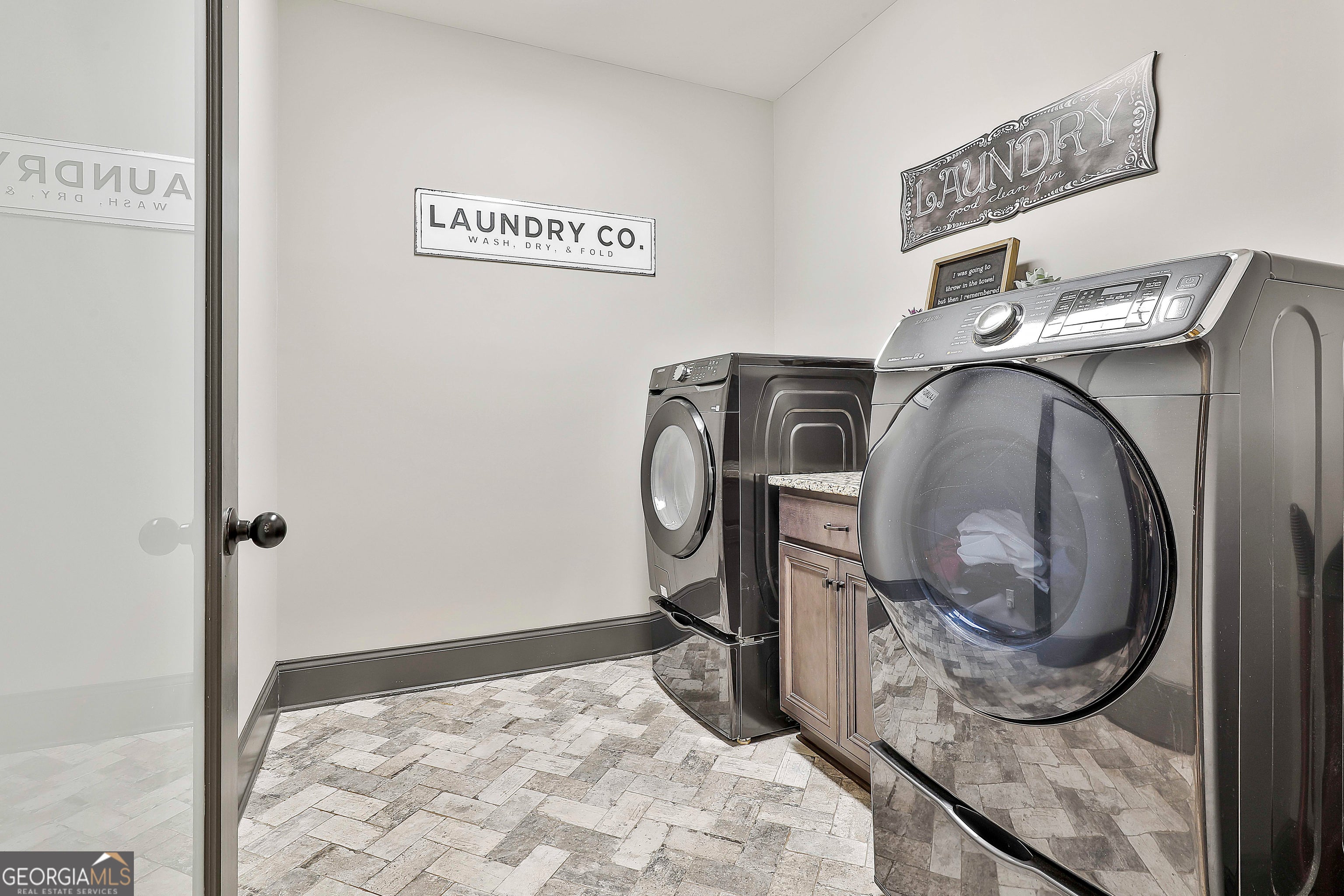 Dallas, Georgia, 30157, United States, 6 Bedrooms Bedrooms, ,6 BathroomsBathrooms,Residential,For Sale,1885039