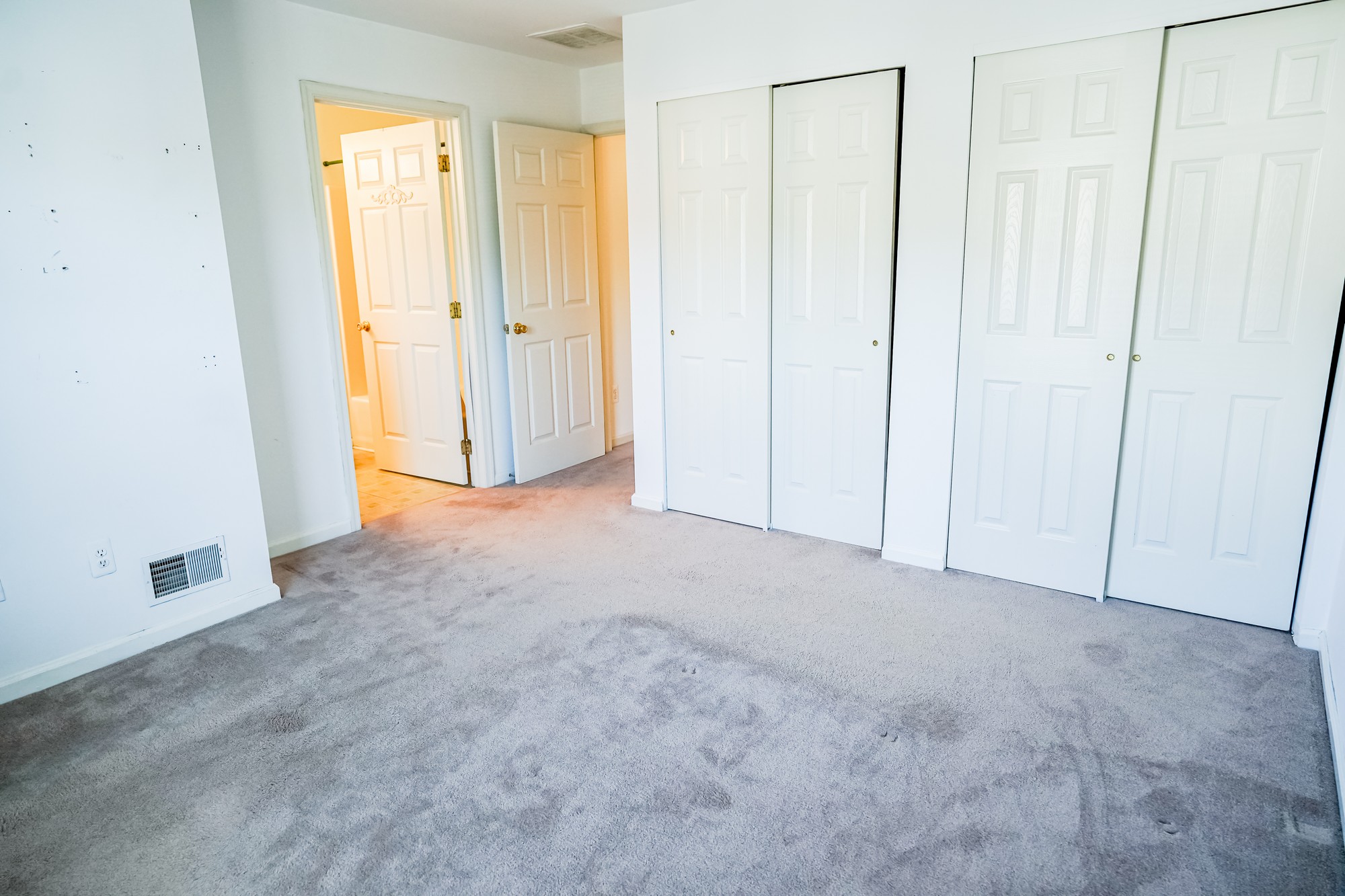  Spacious Townhome Overlooking the Woods - 物件實景