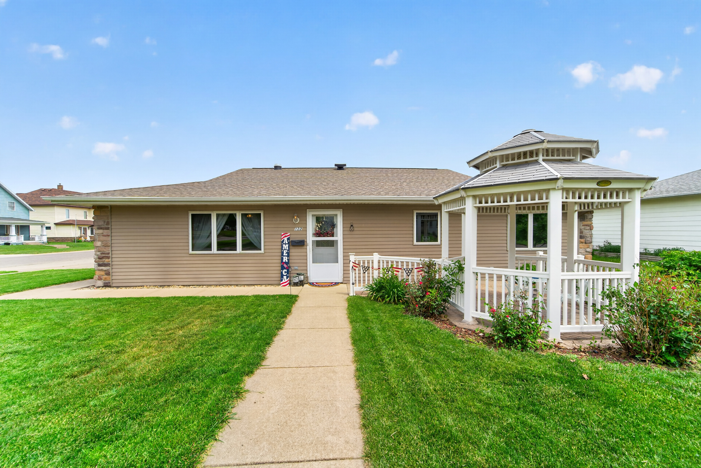 2nd St, Carroll, IA 51401