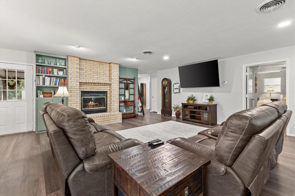 Point, Texas, 75472, United States, 2 Bedrooms Bedrooms, ,2 BathroomsBathrooms,Residential,For Sale,1959087
