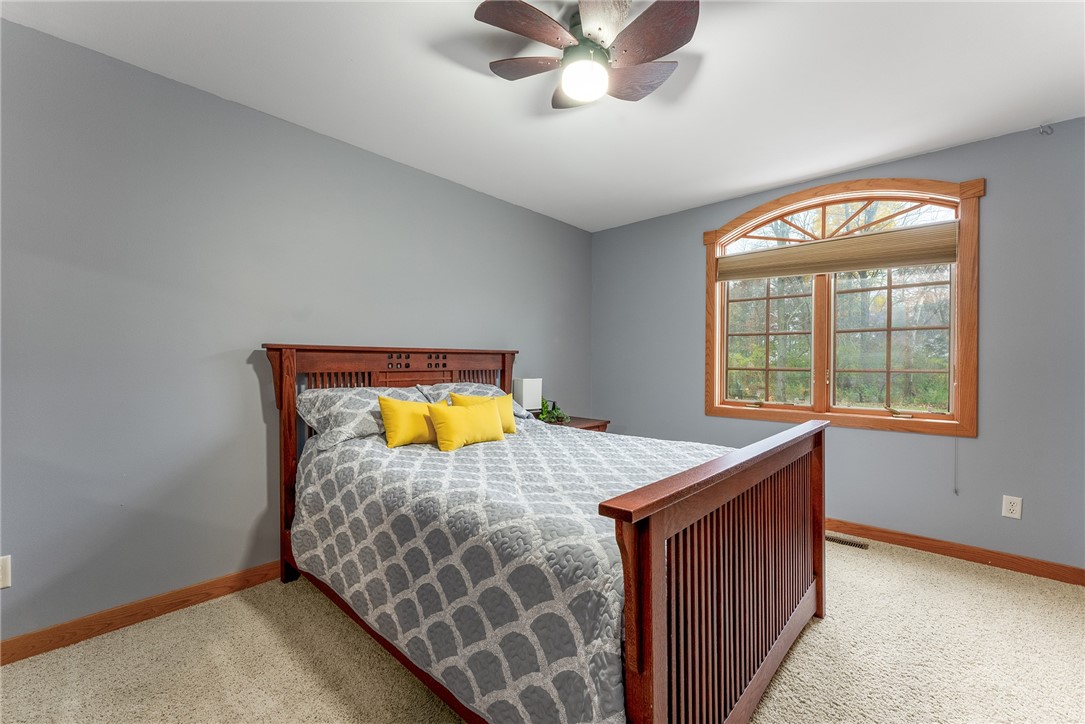 Eau Claire, Wisconsin, 54703, United States, 5 Bedrooms Bedrooms, ,4 BathroomsBathrooms,Residential,For Sale,1989121