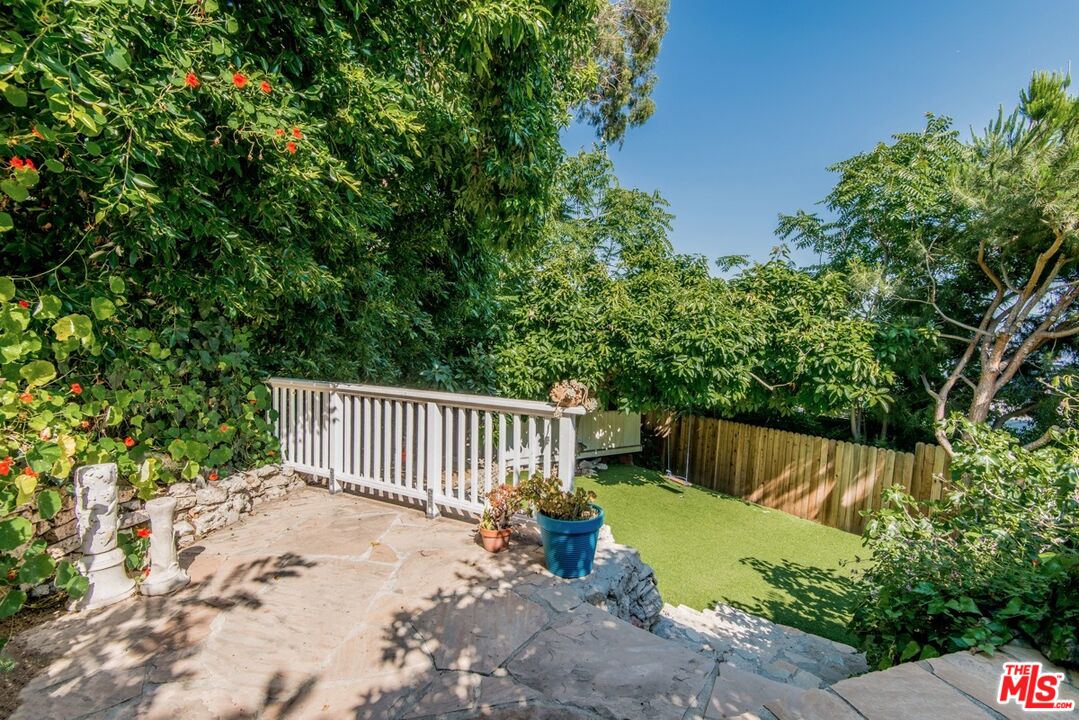 West Hollywood, California, 90069, United States, 3 Bedrooms Bedrooms, ,2 BathroomsBathrooms,Residential,For Sale,2002247