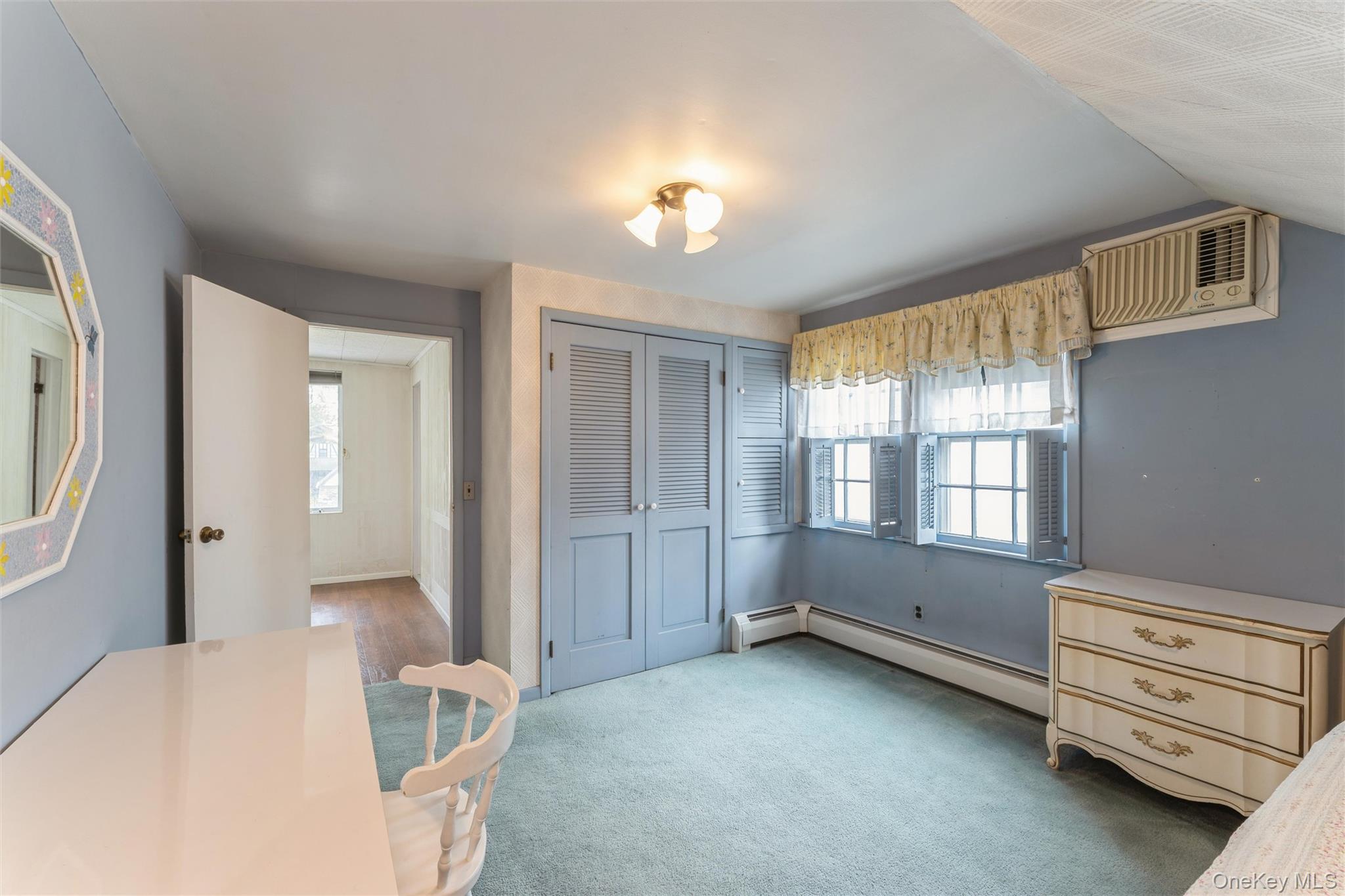 Williston Park, New York, 11596, United States, 3 Bedrooms Bedrooms, ,2 BathroomsBathrooms,Residential,For Sale,1960475